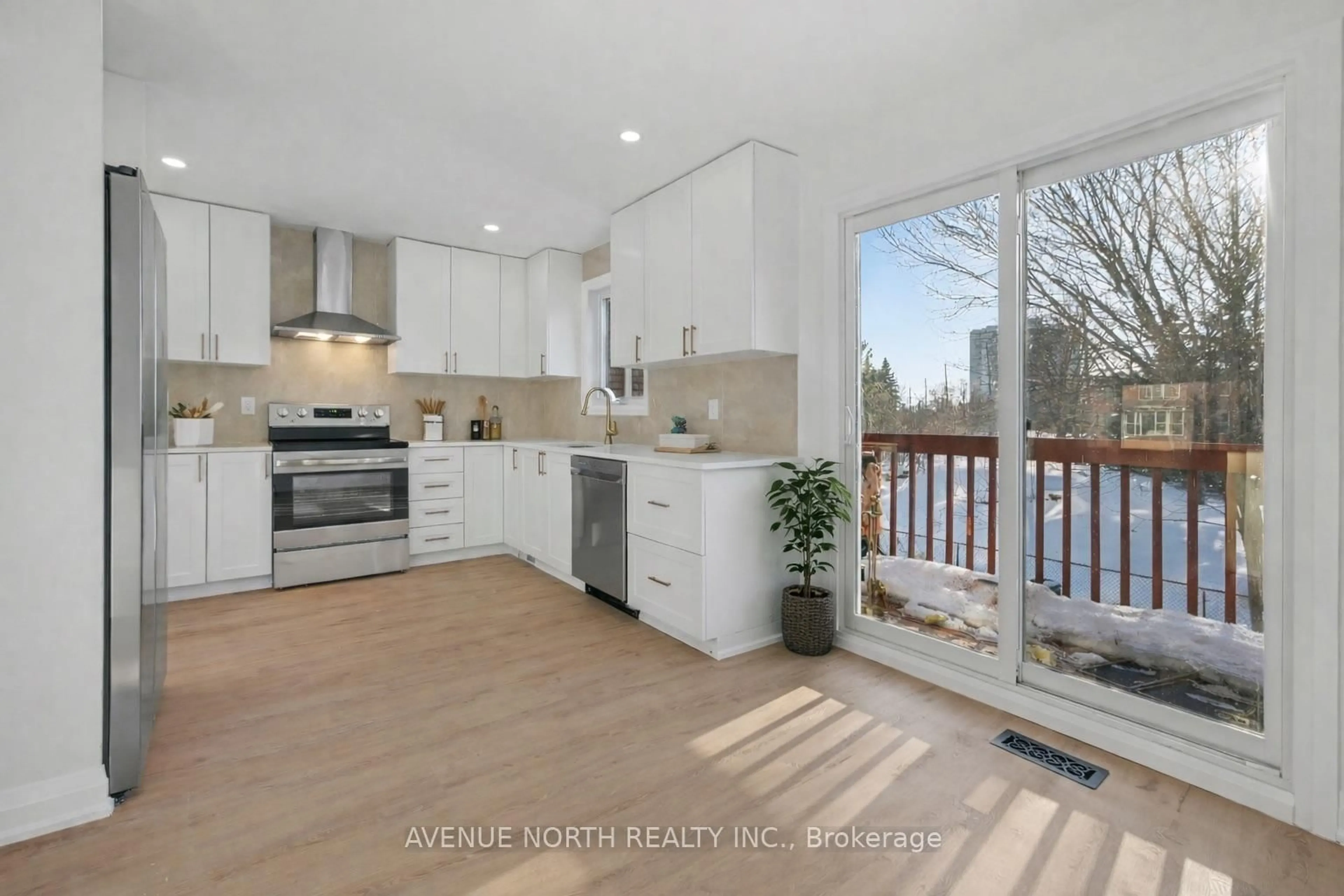 Open concept kitchen, unknown for 4 Marielle Crt, Ottawa Ontario K2B 8P4