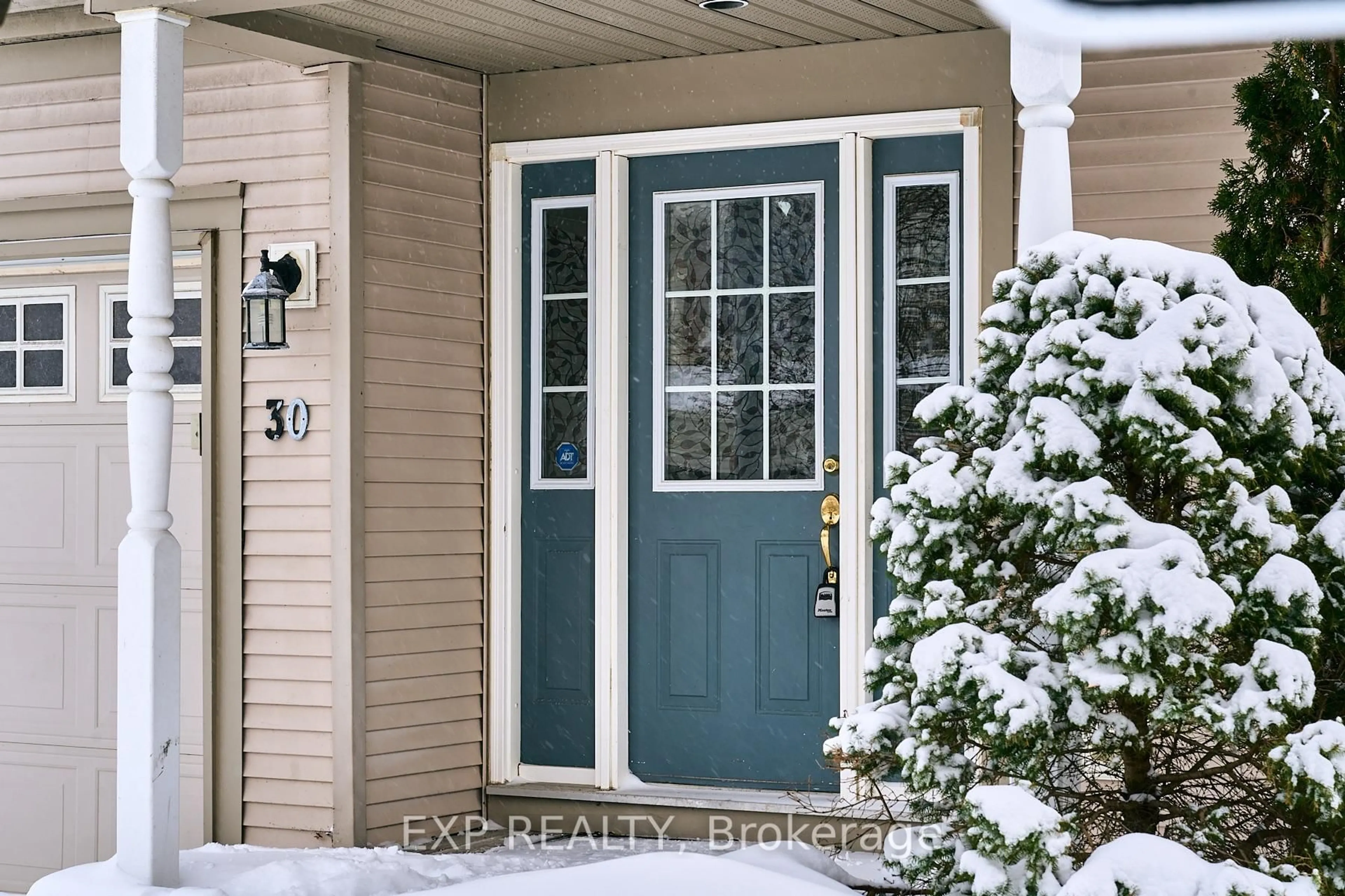 Indoor entryway for 30 Fieldberry Private, Ottawa Ontario K2J 5E8