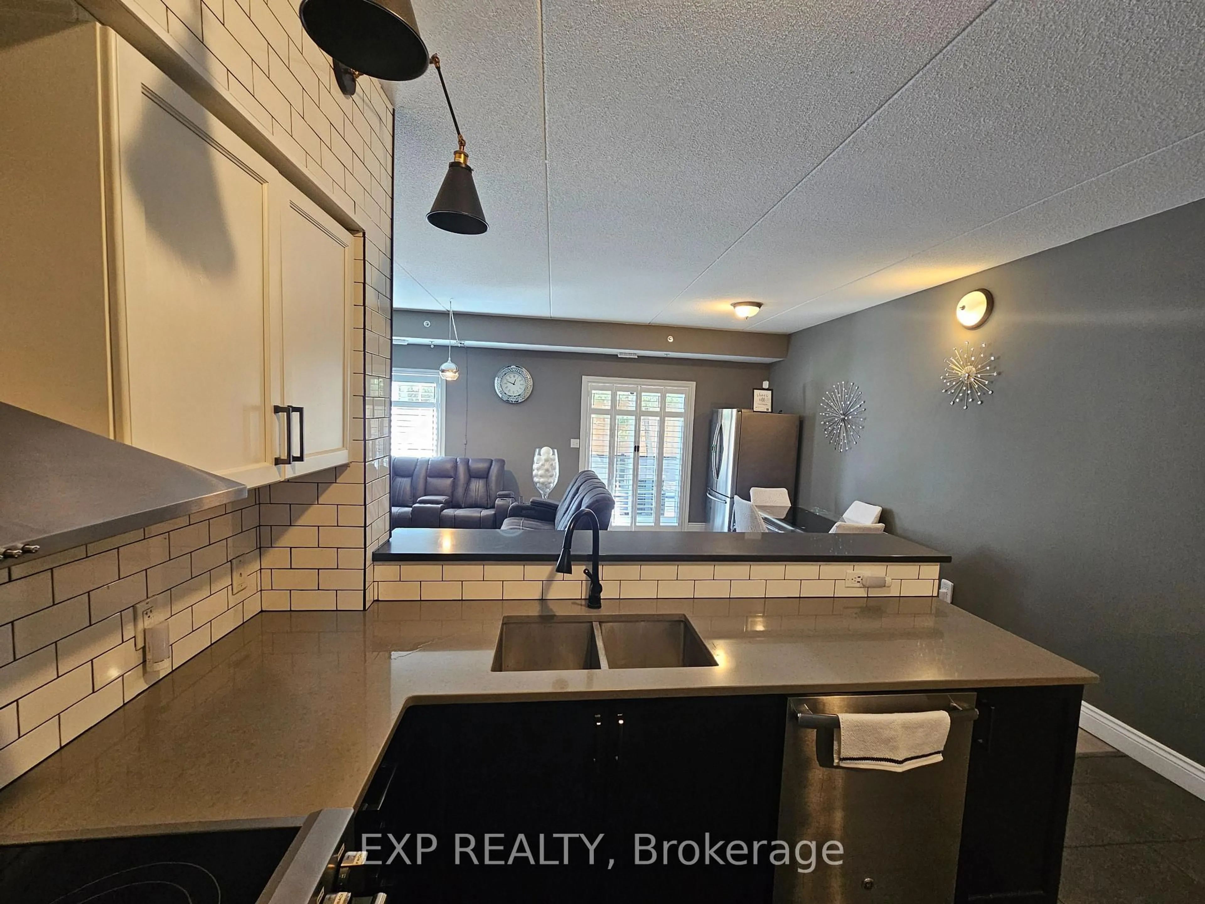 Unknown for 308 Watson Pkwy #102, Guelph Ontario N1E 0G7