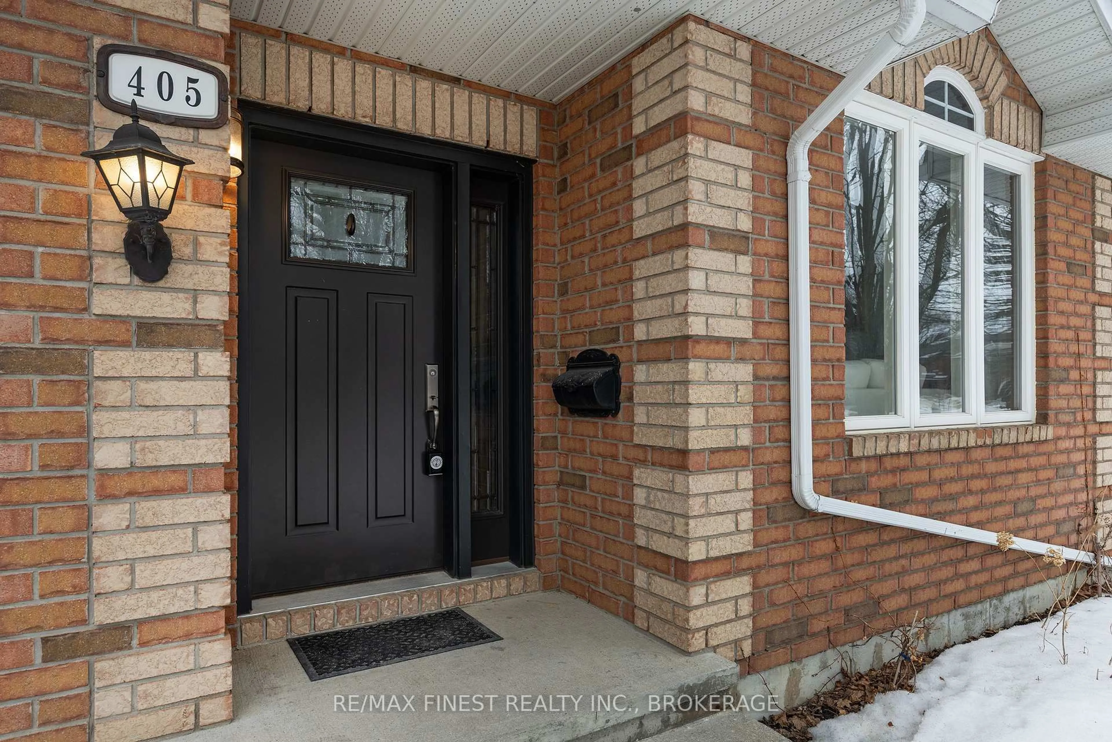 Indoor entryway for 405 Fieldstone Dr, Kingston Ontario K7K 7E1