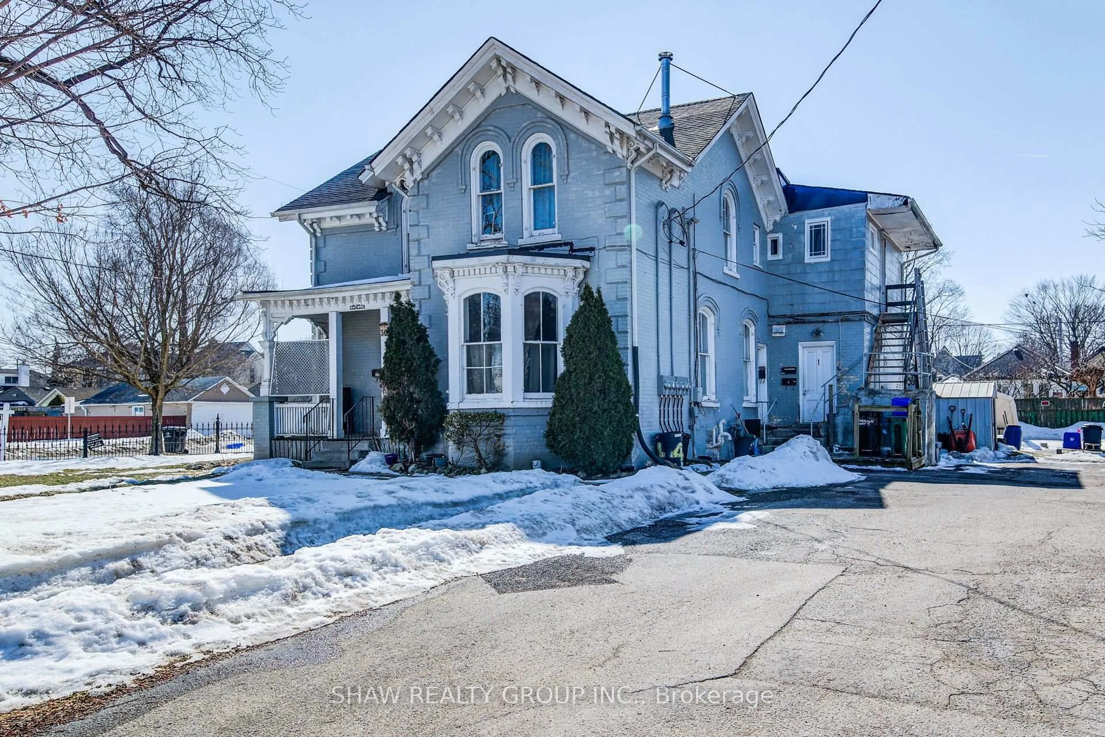 Unknown for 30 Brook St, Cambridge Ontario N1R 4C1