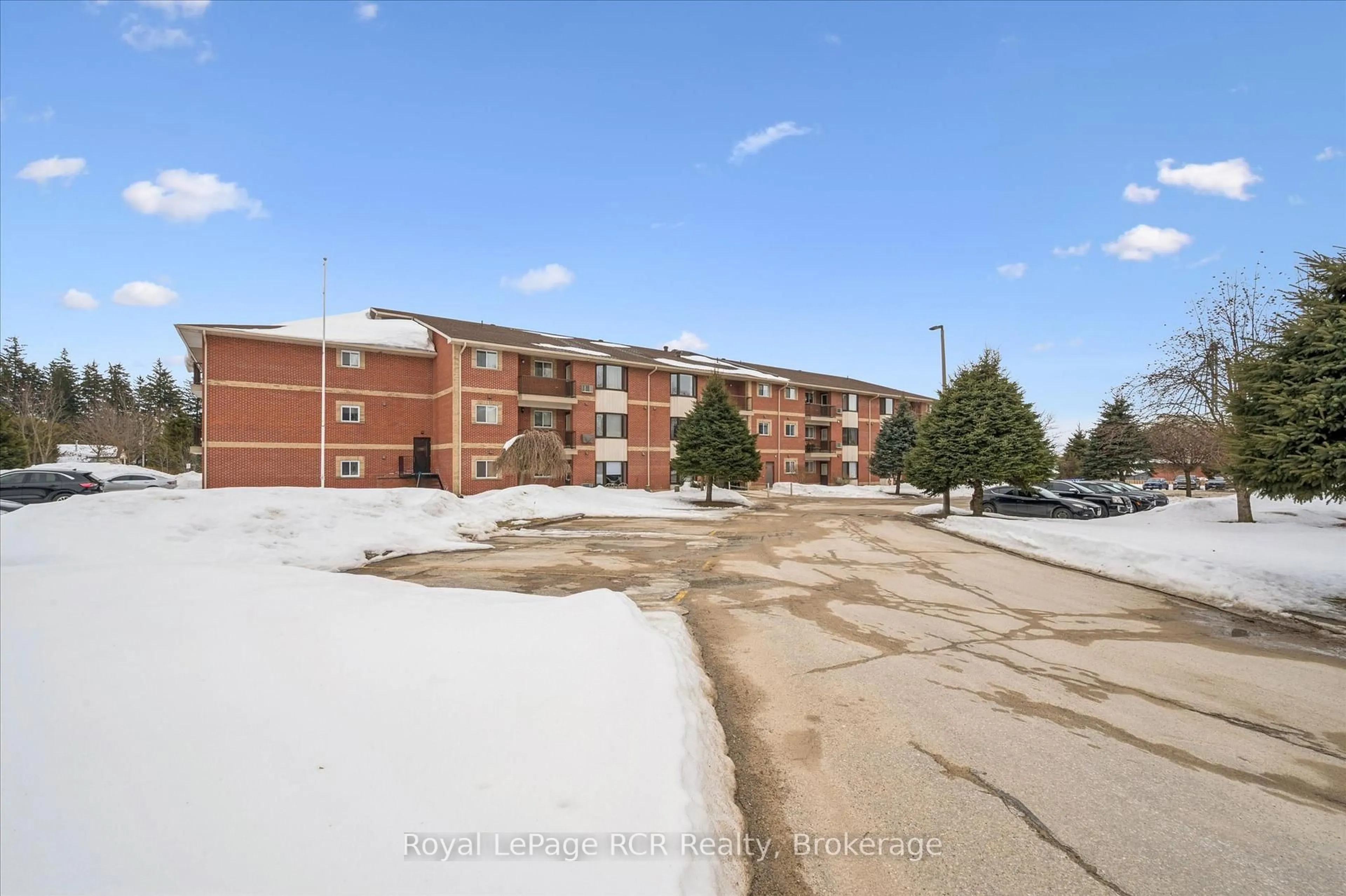 Patio, unknown for 440 Durham St #104, Wellington North Ontario N0G 2L1