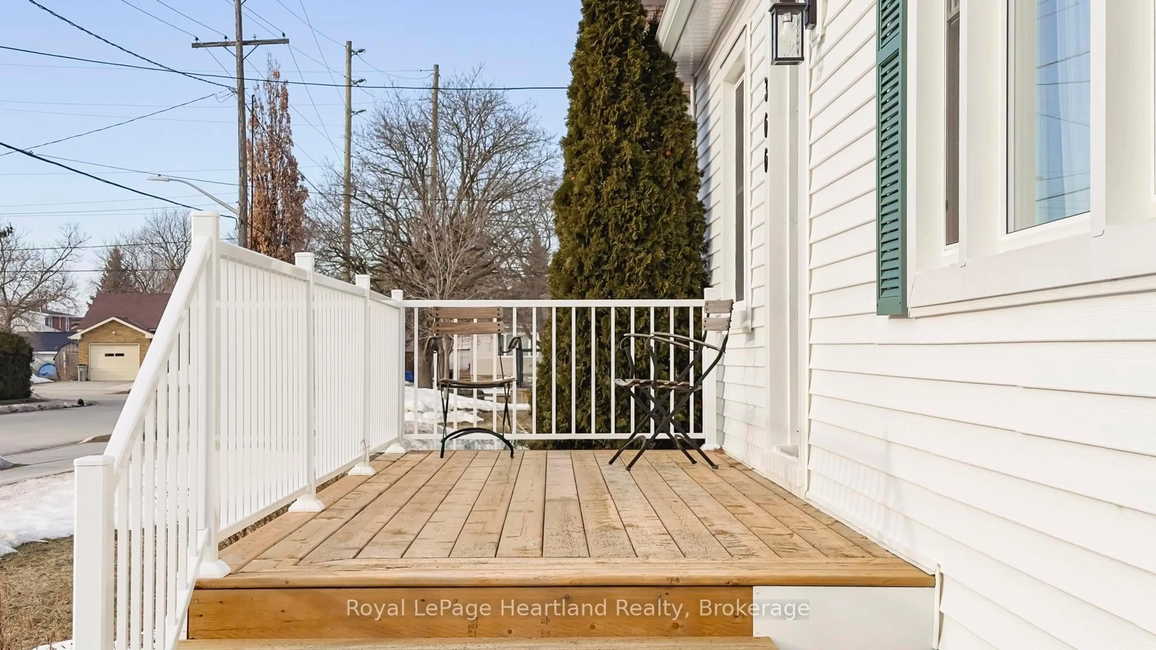 Patio, street for 366 Edward St, South Huron Ontario N0M 1S0