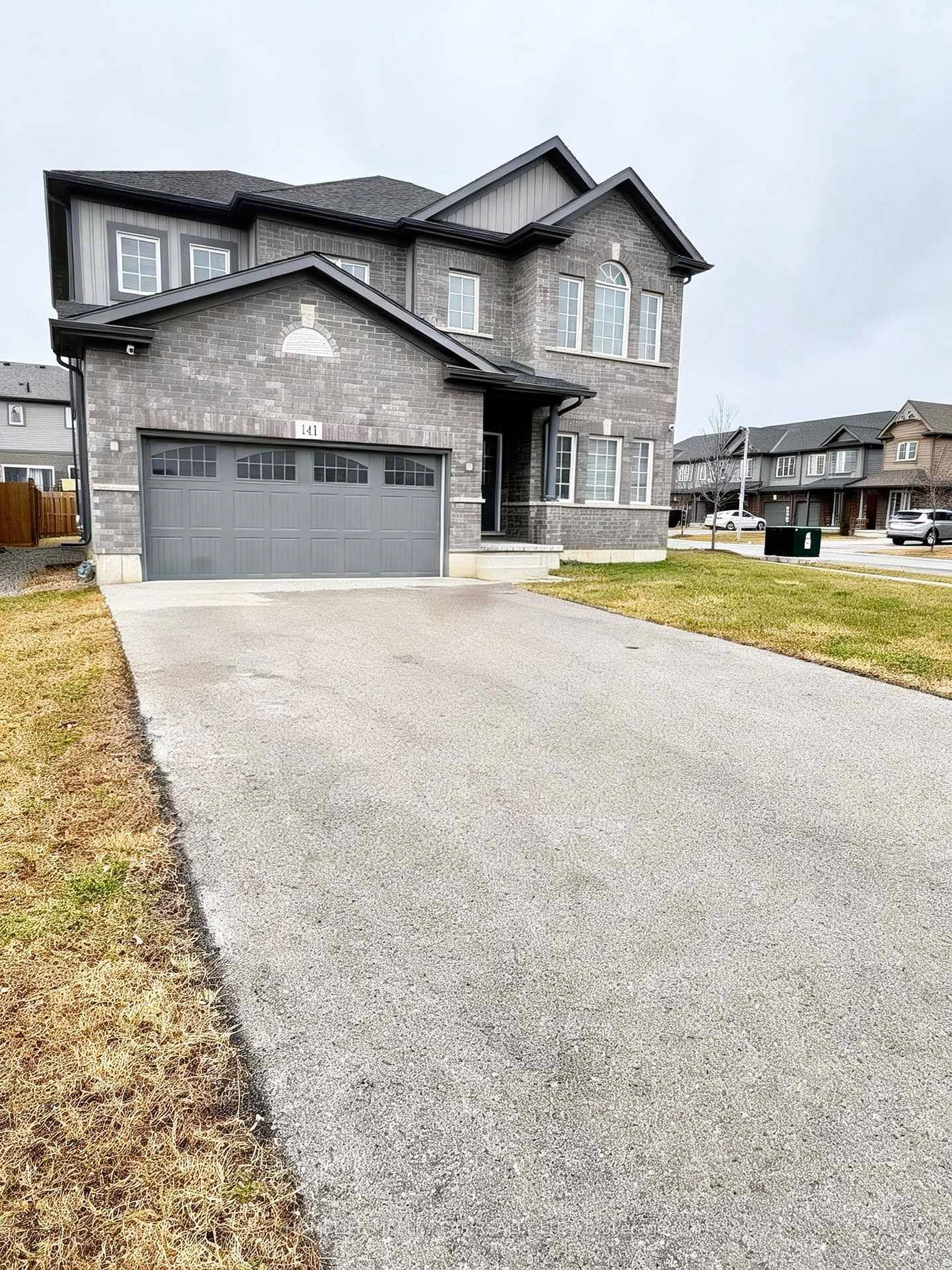 Home with brick exterior material, street for 141 Crow St, Welland Ontario L3B 5N8