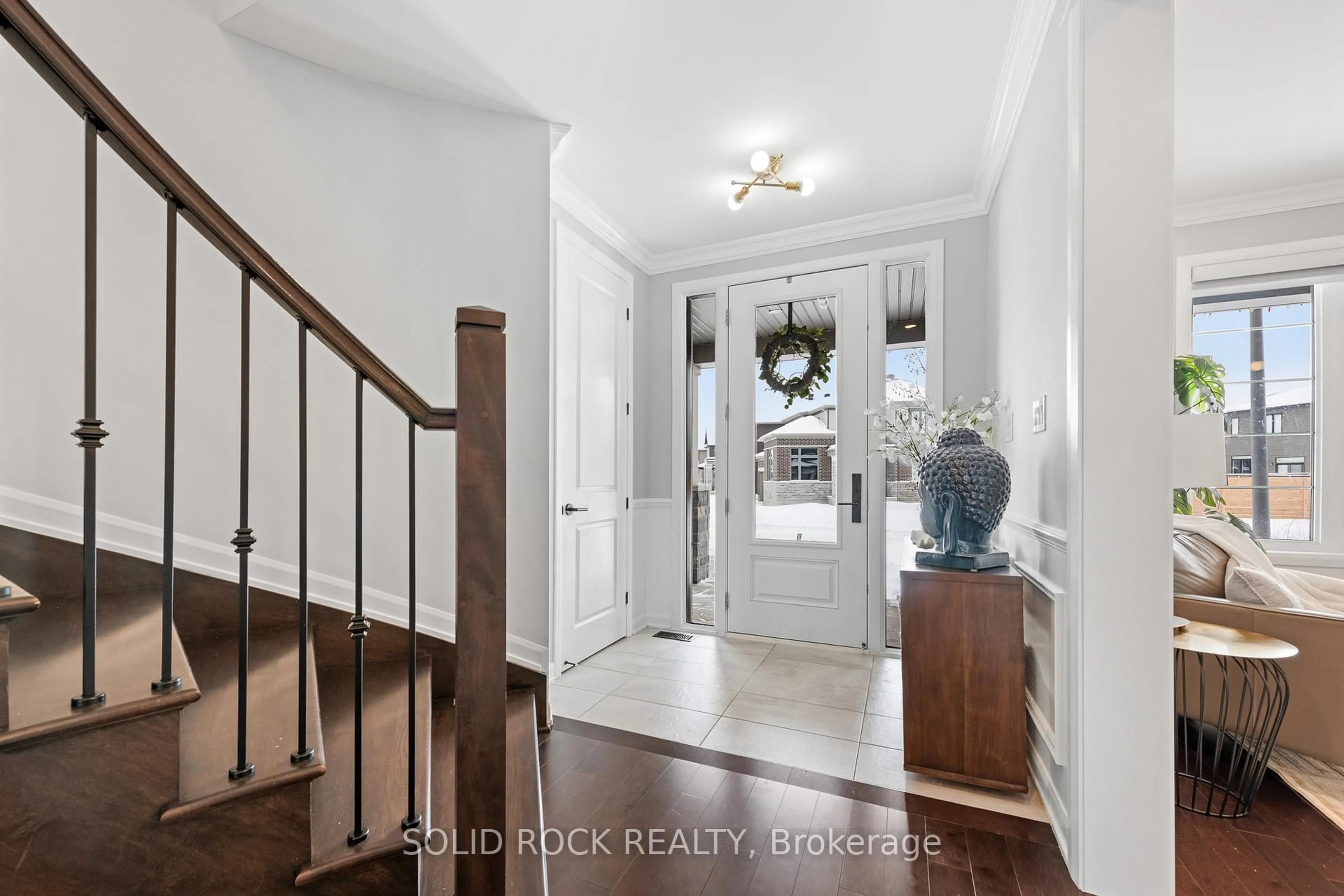 Indoor entryway for 42 Conch Way, Manotick Ontario K4M 0M4
