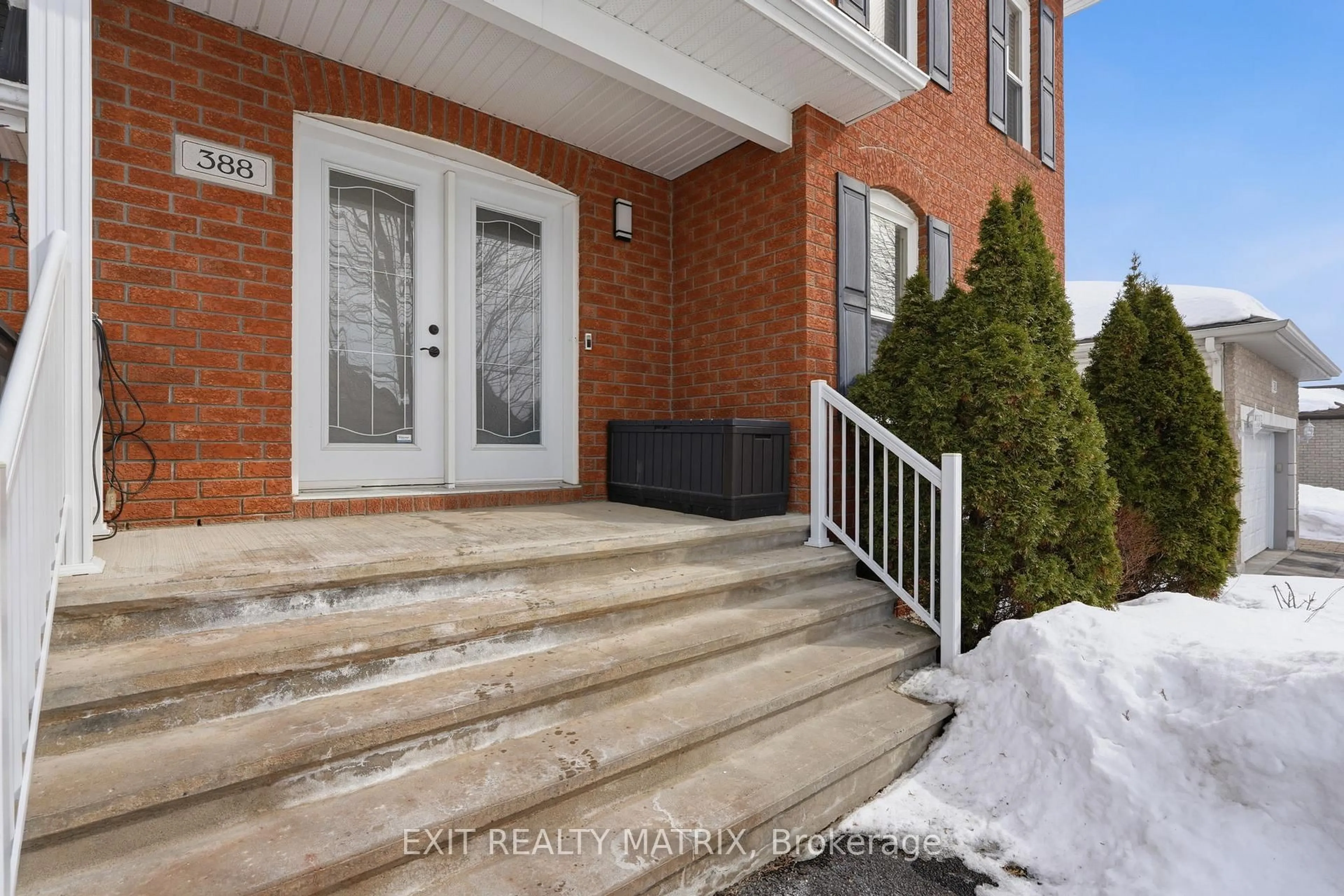 Indoor entryway for 388 Quartz Ave, Clarence-Rockland Ontario K4K 0C7