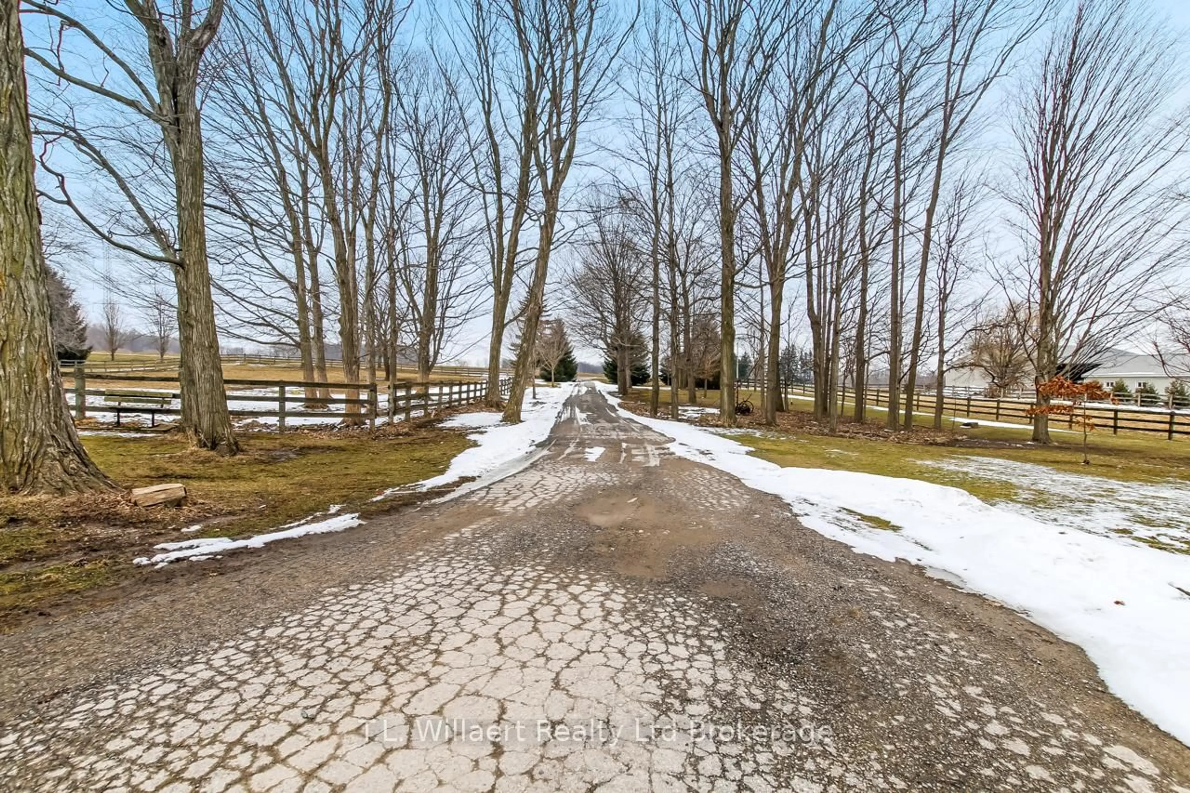 Unknown for 312375 Dereham Line, South-West Oxford Ontario N4G 4G8