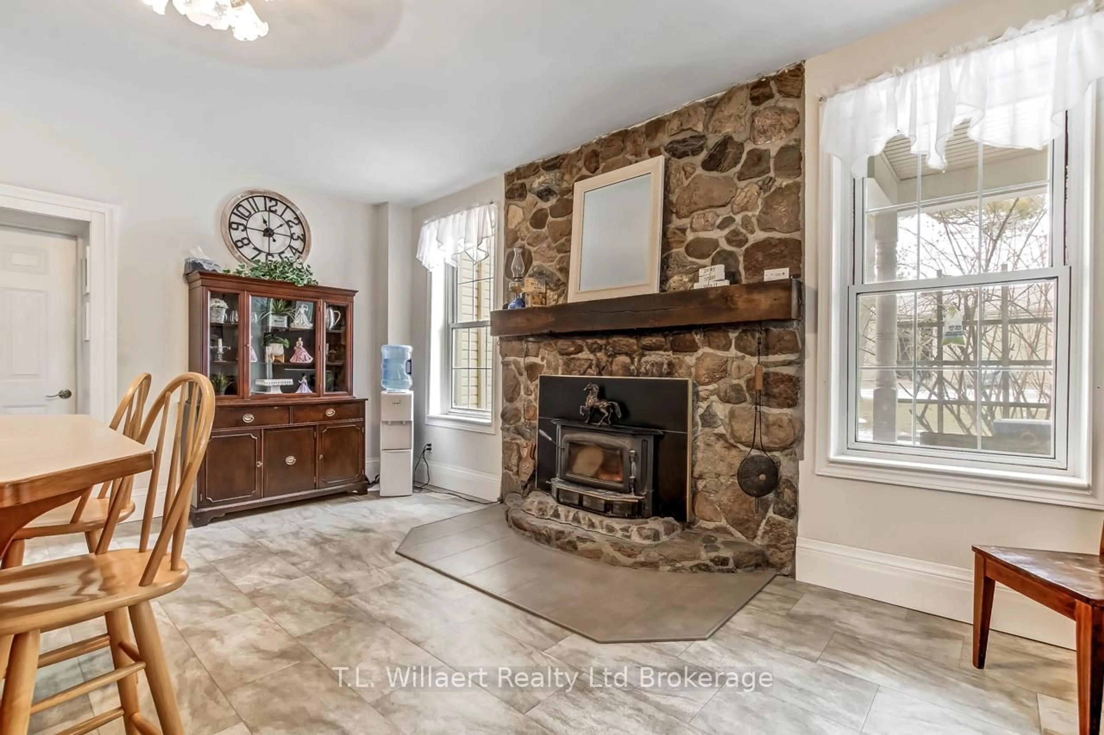 Unknown for 312375 Dereham Line, South-West Oxford Ontario N4G 4G8