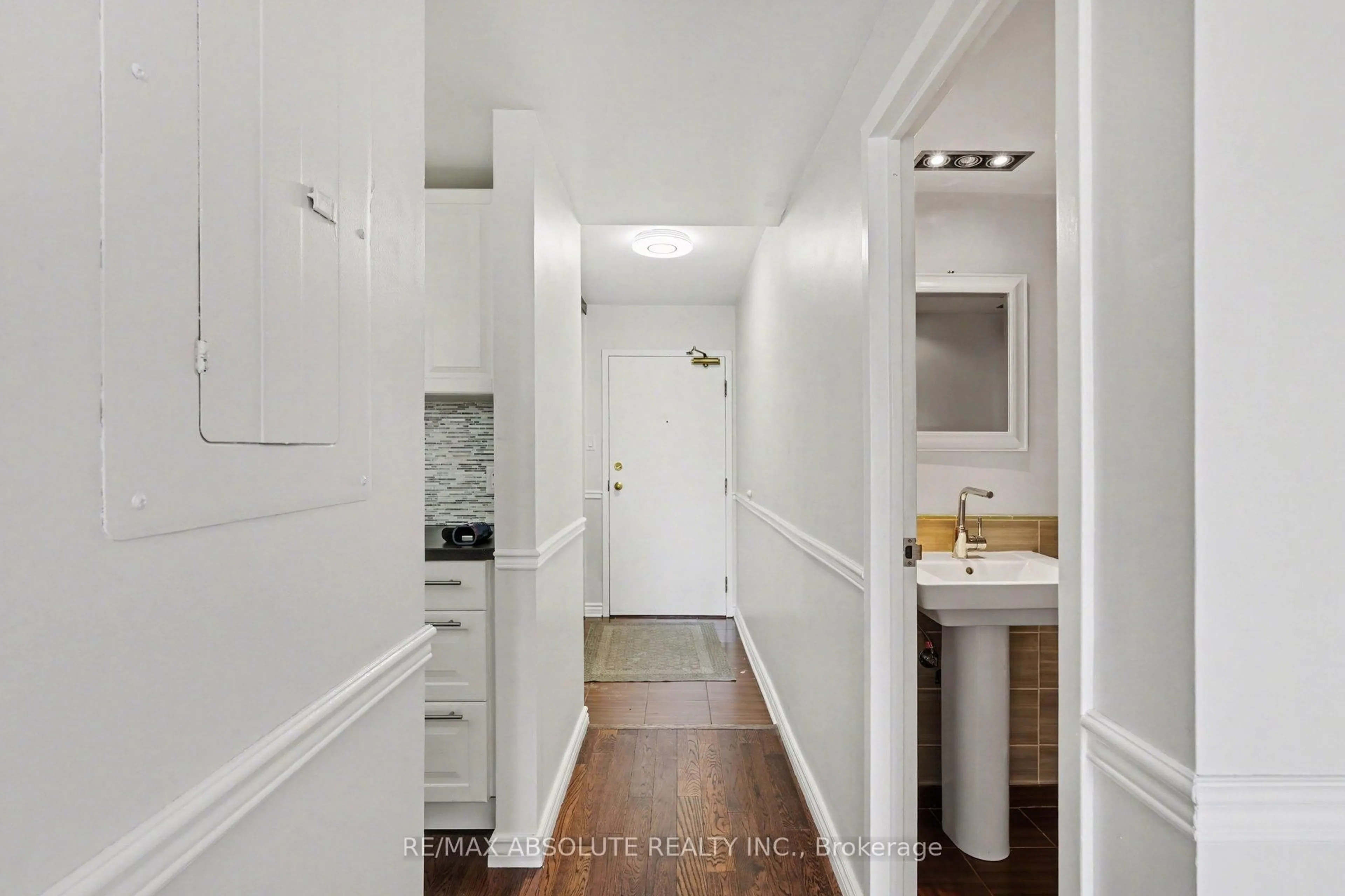 Unknown for 1177 Belanger Ave #305, Ottawa Ontario K1H 8N7