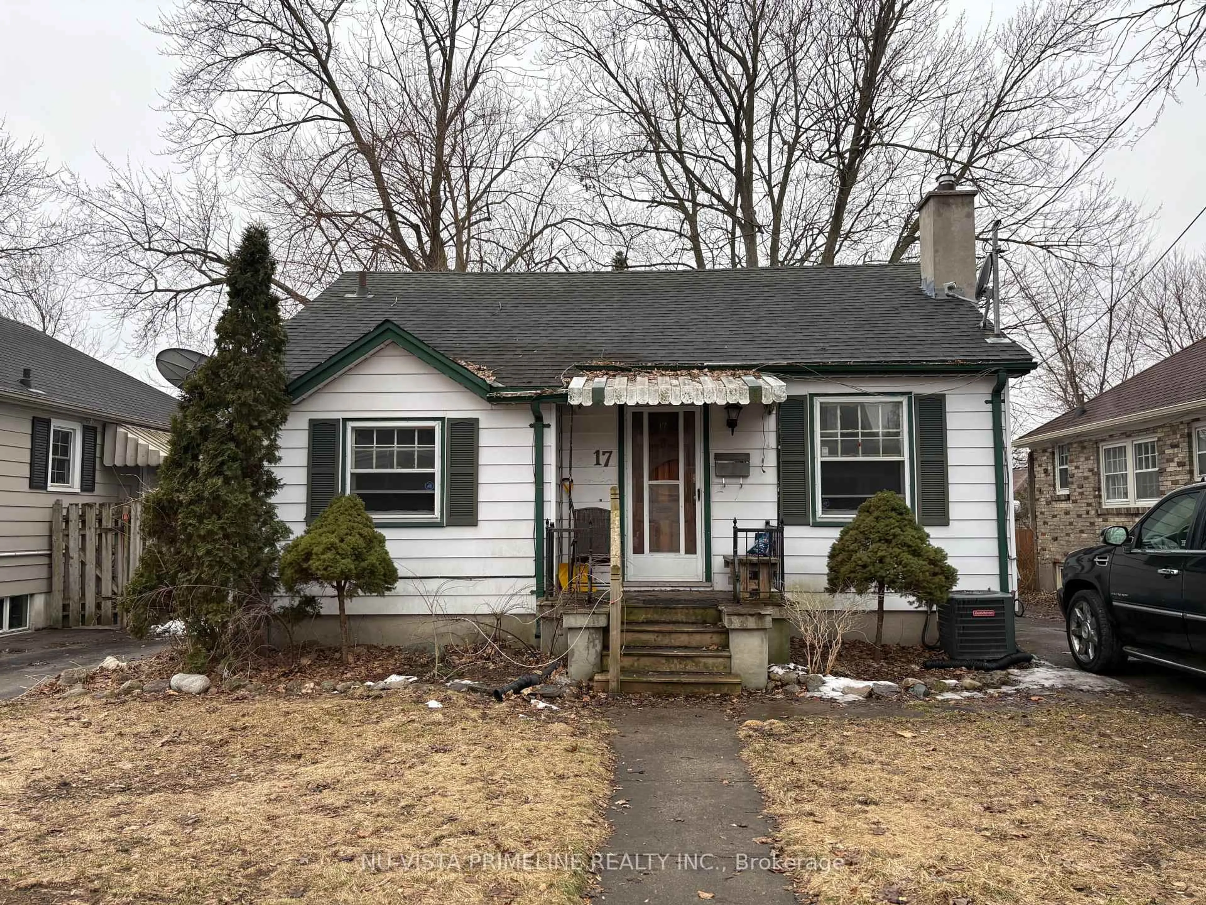 Home with vinyl exterior material, street for 17 Balmoral Ave, London East Ontario N5Y 2K9