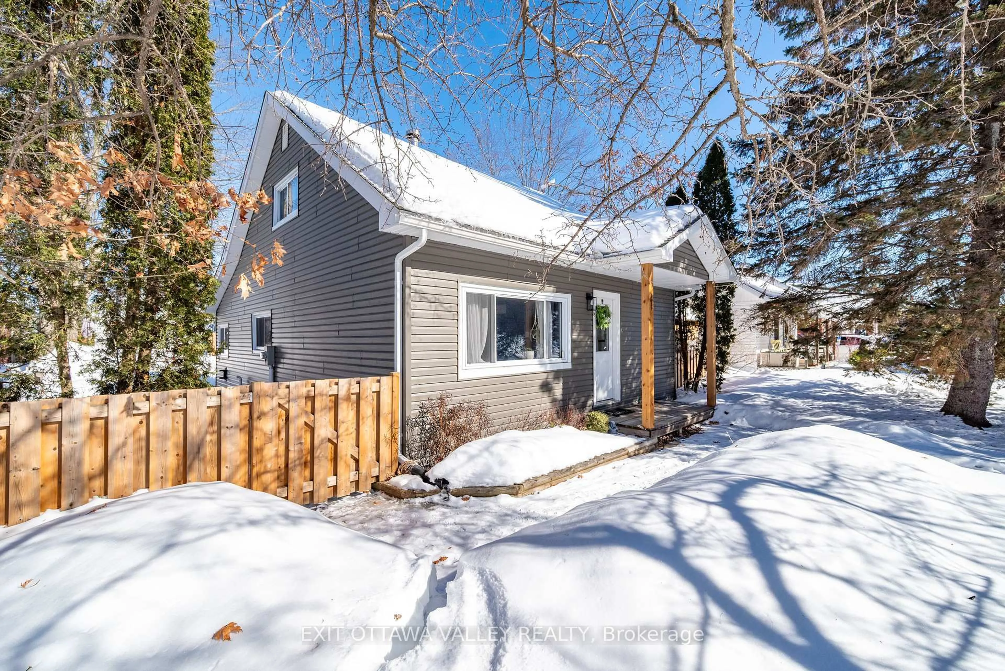 Unknown for 13 Spruce Cres, Deep River Ontario K0J 1P0