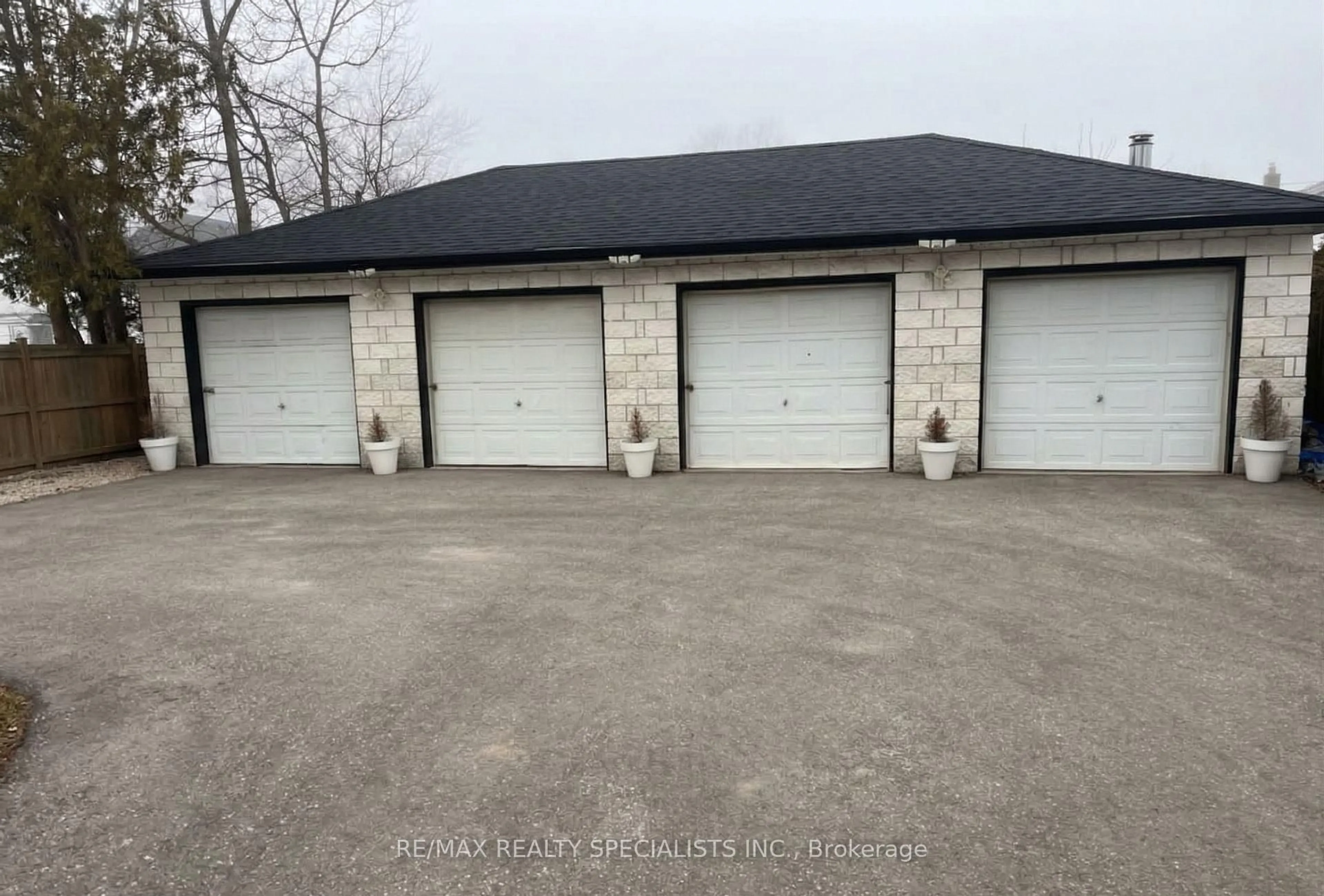 Indoor garage for 786 Walker St, London East Ontario N5Z 1J4