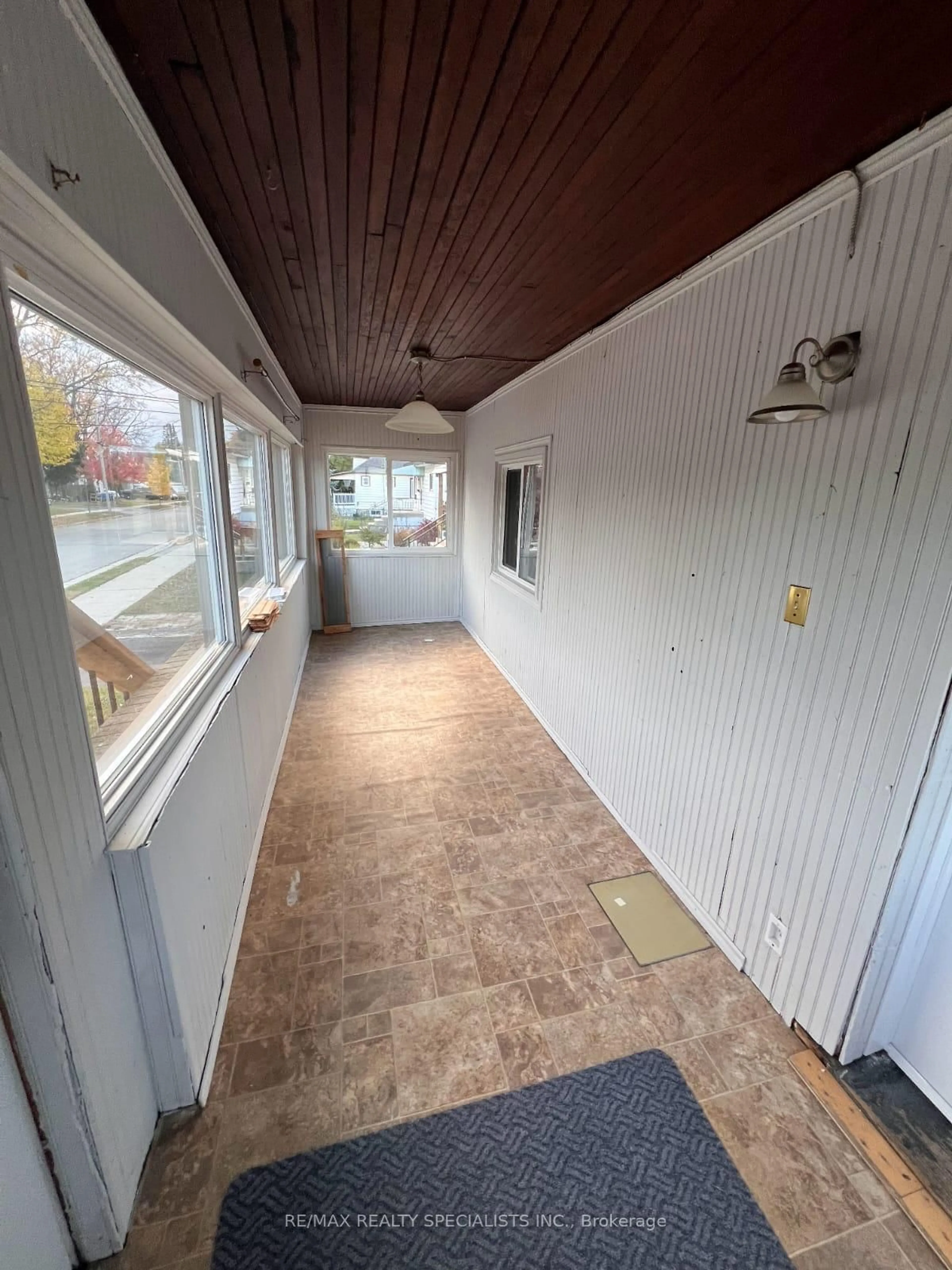 Unknown for 786 Walker St, London East Ontario N5Z 1J4