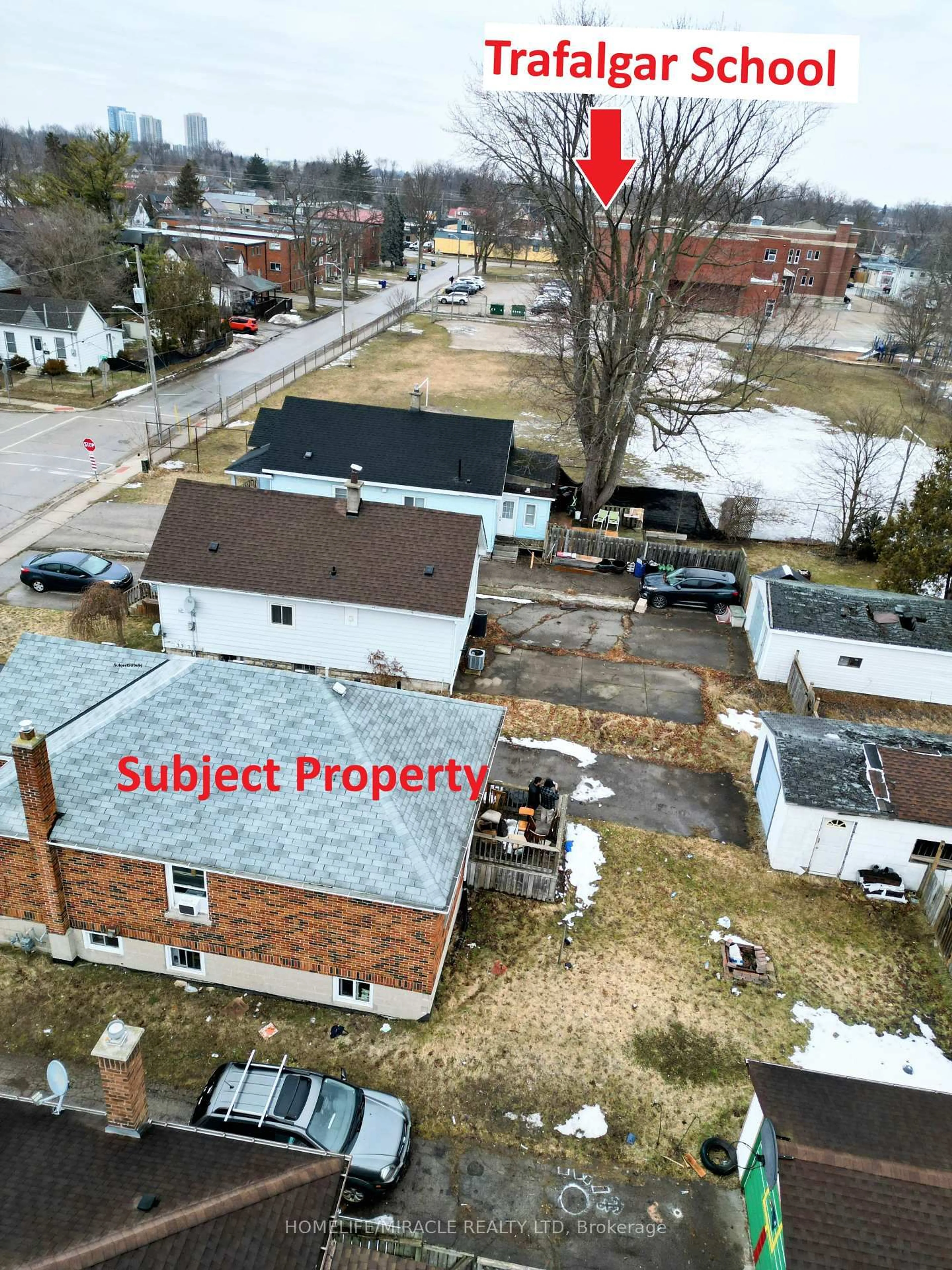 A pic from outside/outdoor area/front of a property/back of a property/a pic from drone, street for 38 Oliver St, London East Ontario N5Z 2E6