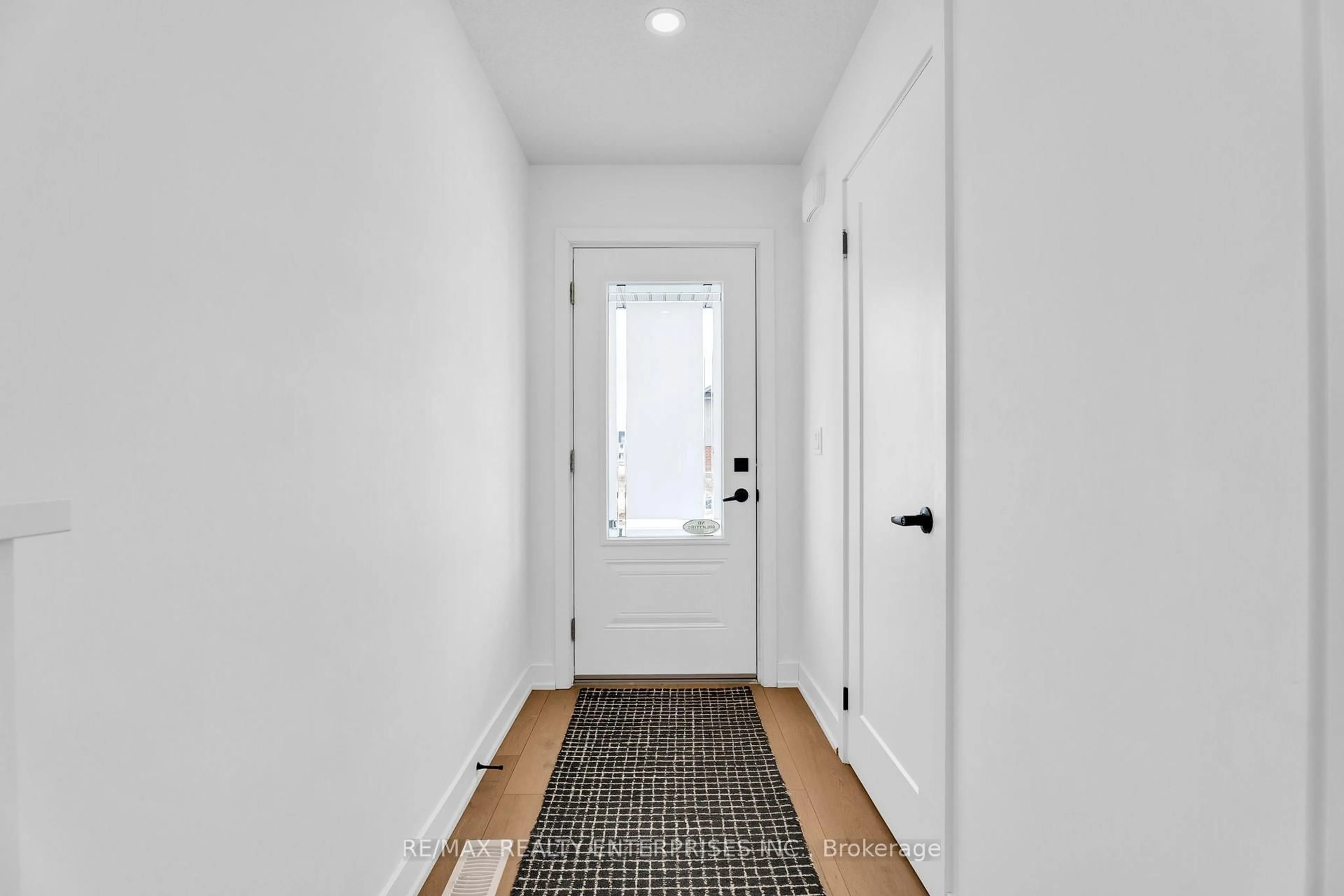 Indoor entryway for 108 Fitzgerald St, Grey Highlands Ontario N0C 1H0