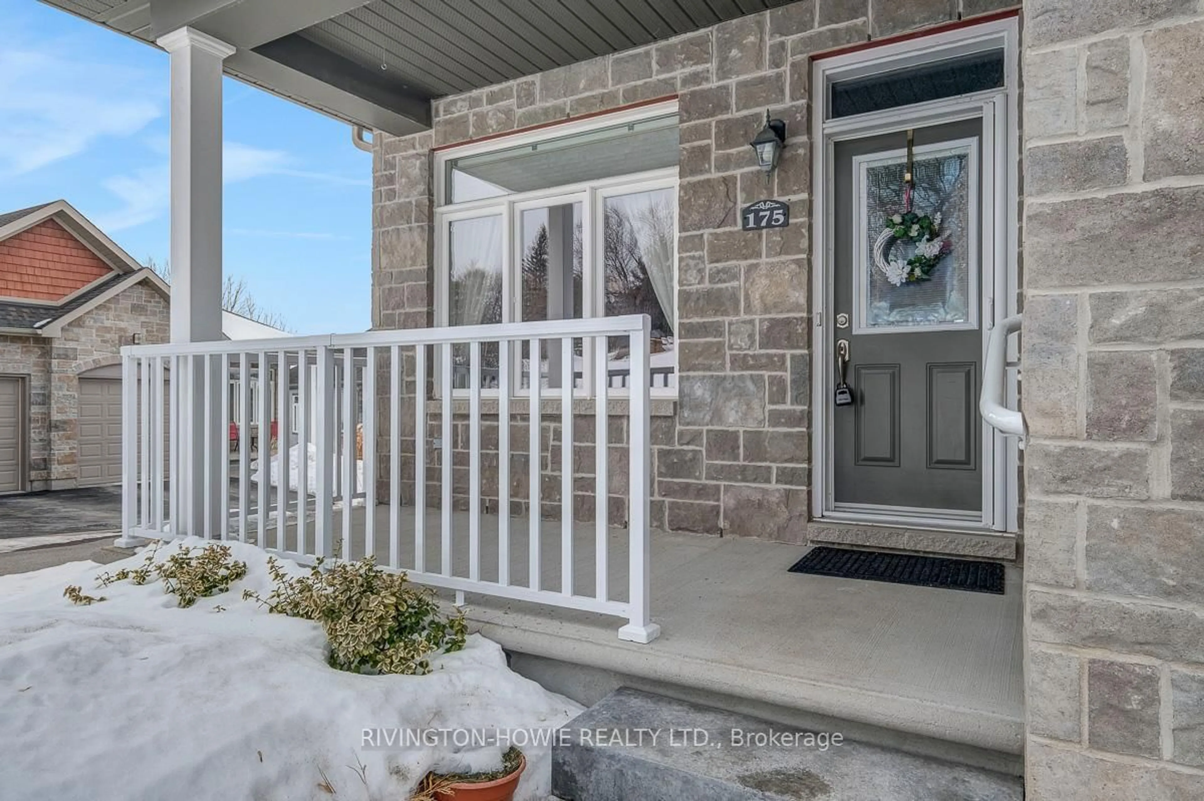 Indoor entryway for 175 Salisbury St, Carp Ontario K0A 1L0