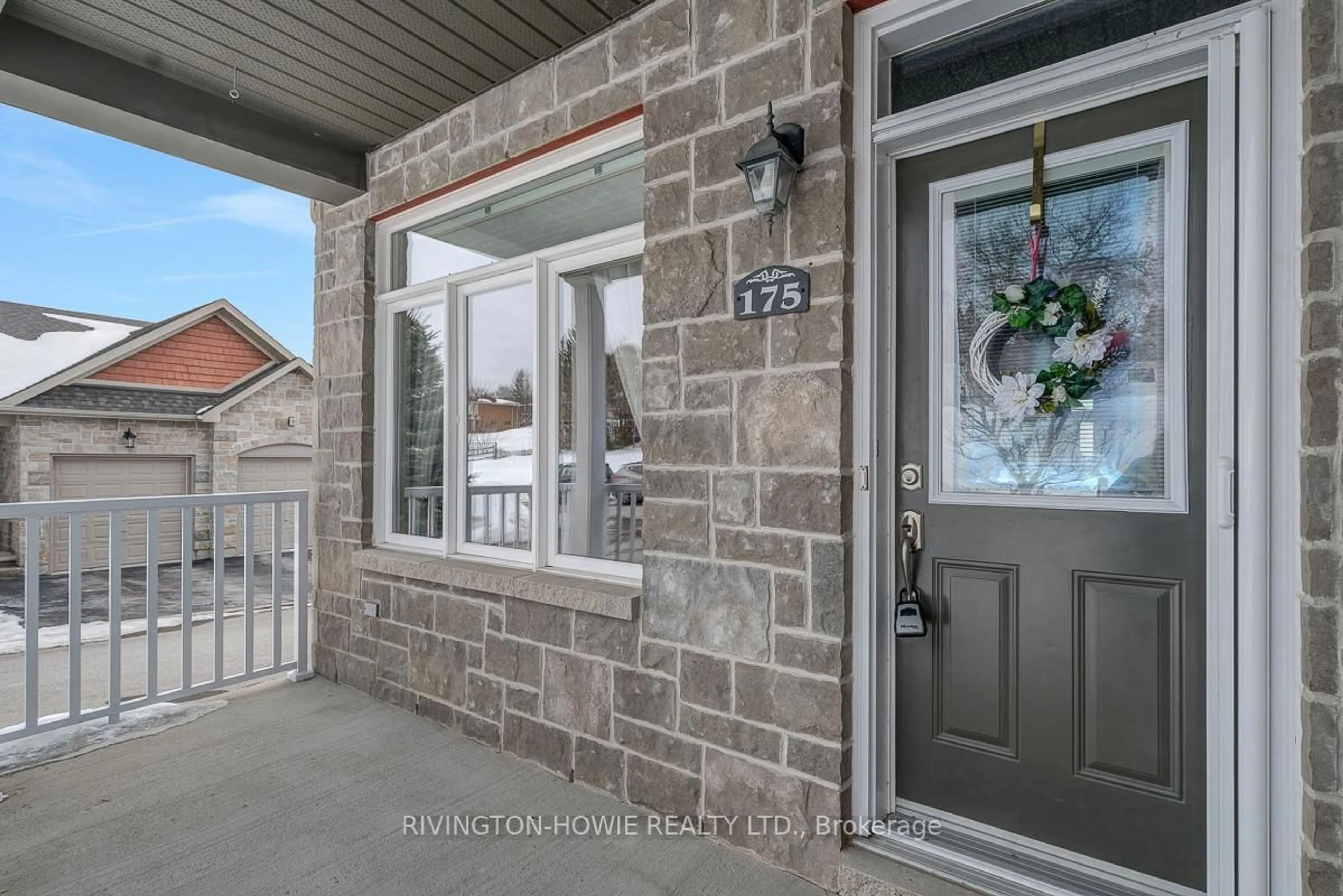 Indoor entryway for 175 Salisbury St, Carp Ontario K0A 1L0