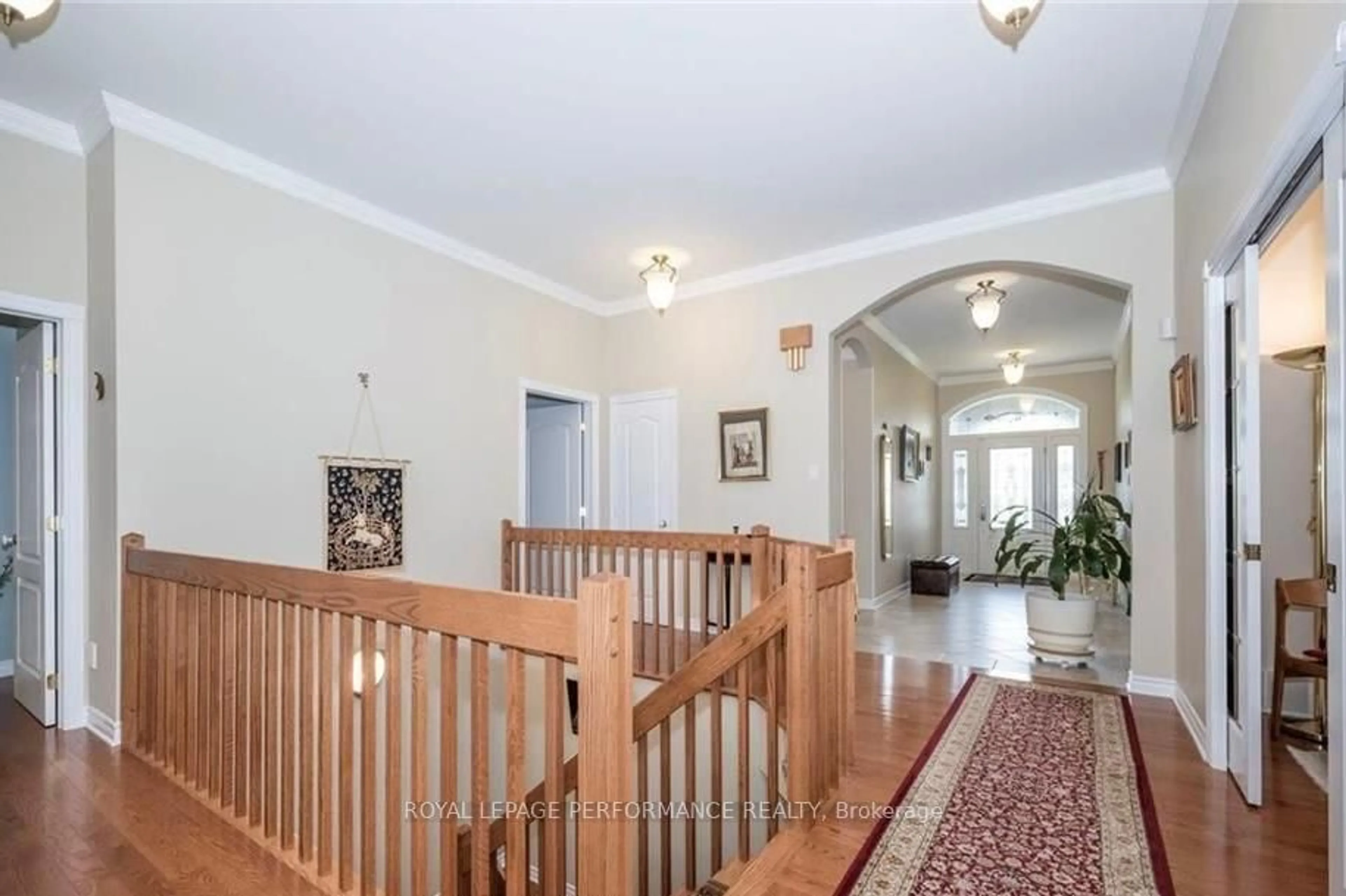 Indoor foyer for 6802 Riverview Dr, South Glengarry Ontario K6H 7M1