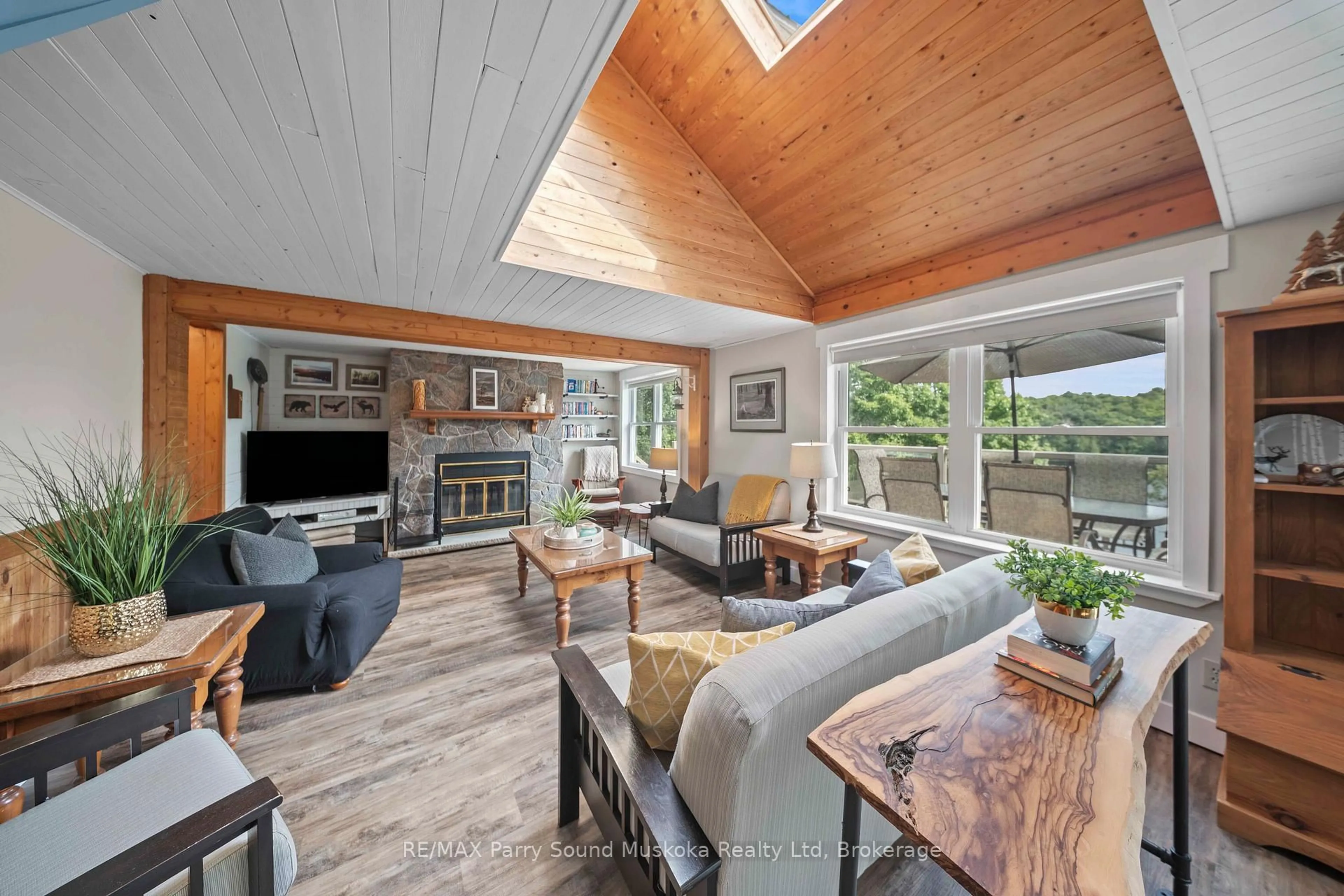 Living room with furniture, unknown for 16 Golden Horseshoe Lane, Whitestone Ontario P0G 1G0