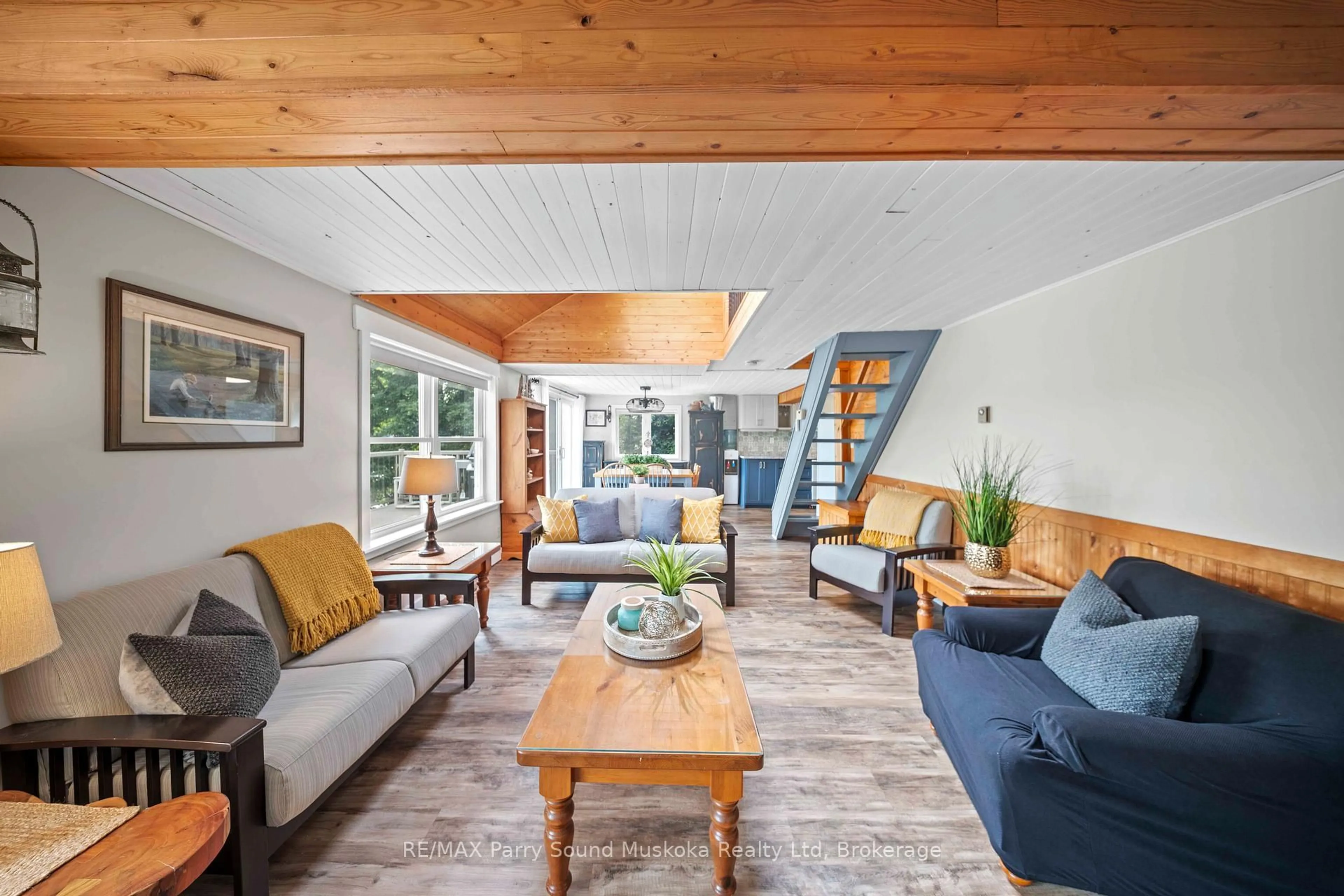 Living room with furniture, unknown for 16 Golden Horseshoe Lane, Whitestone Ontario P0G 1G0