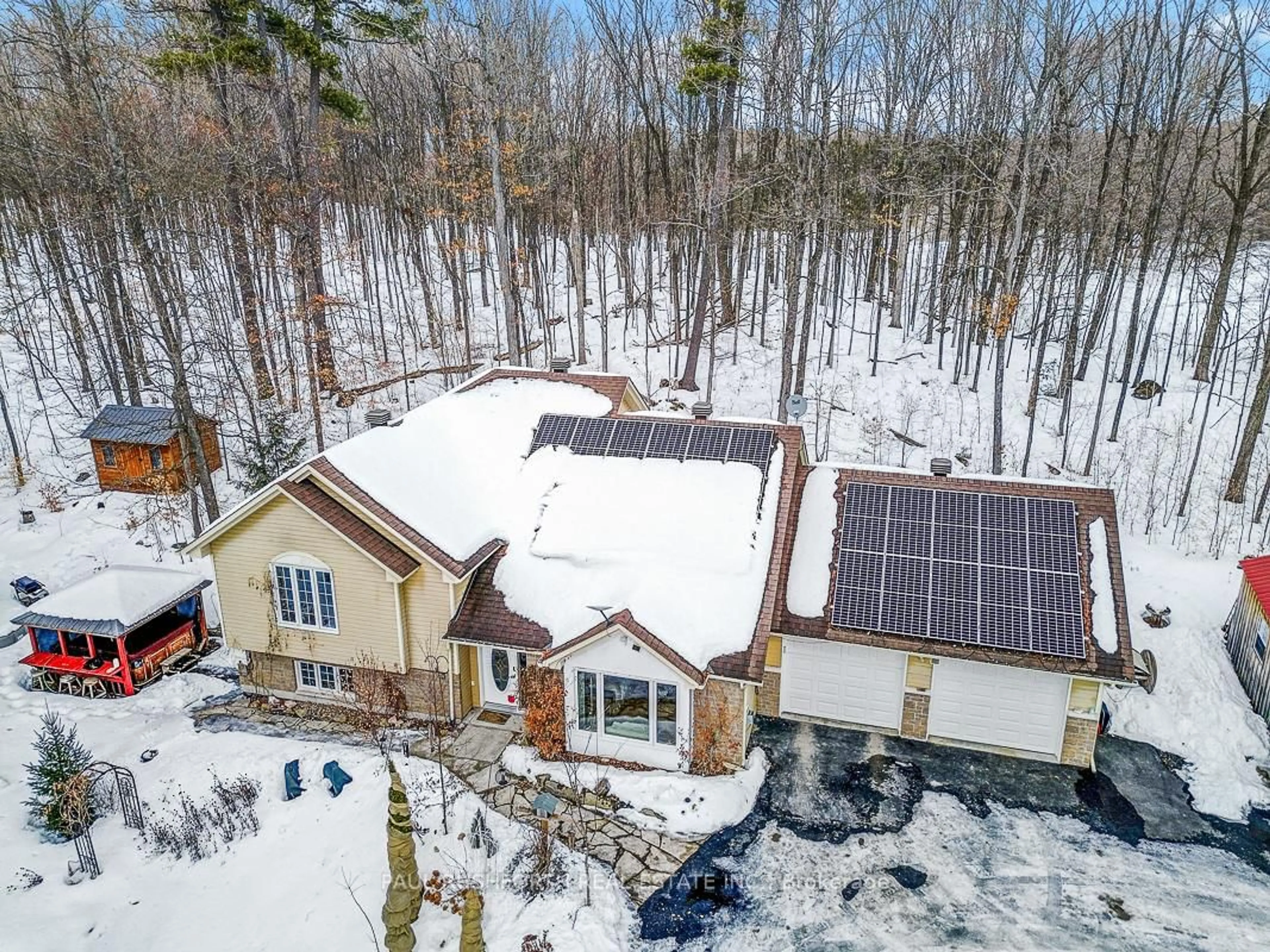 A pic from outside/outdoor area/front of a property/back of a property/a pic from drone, street for 712 Flat Rapids Rd, Arnprior Ontario K7S 3G8