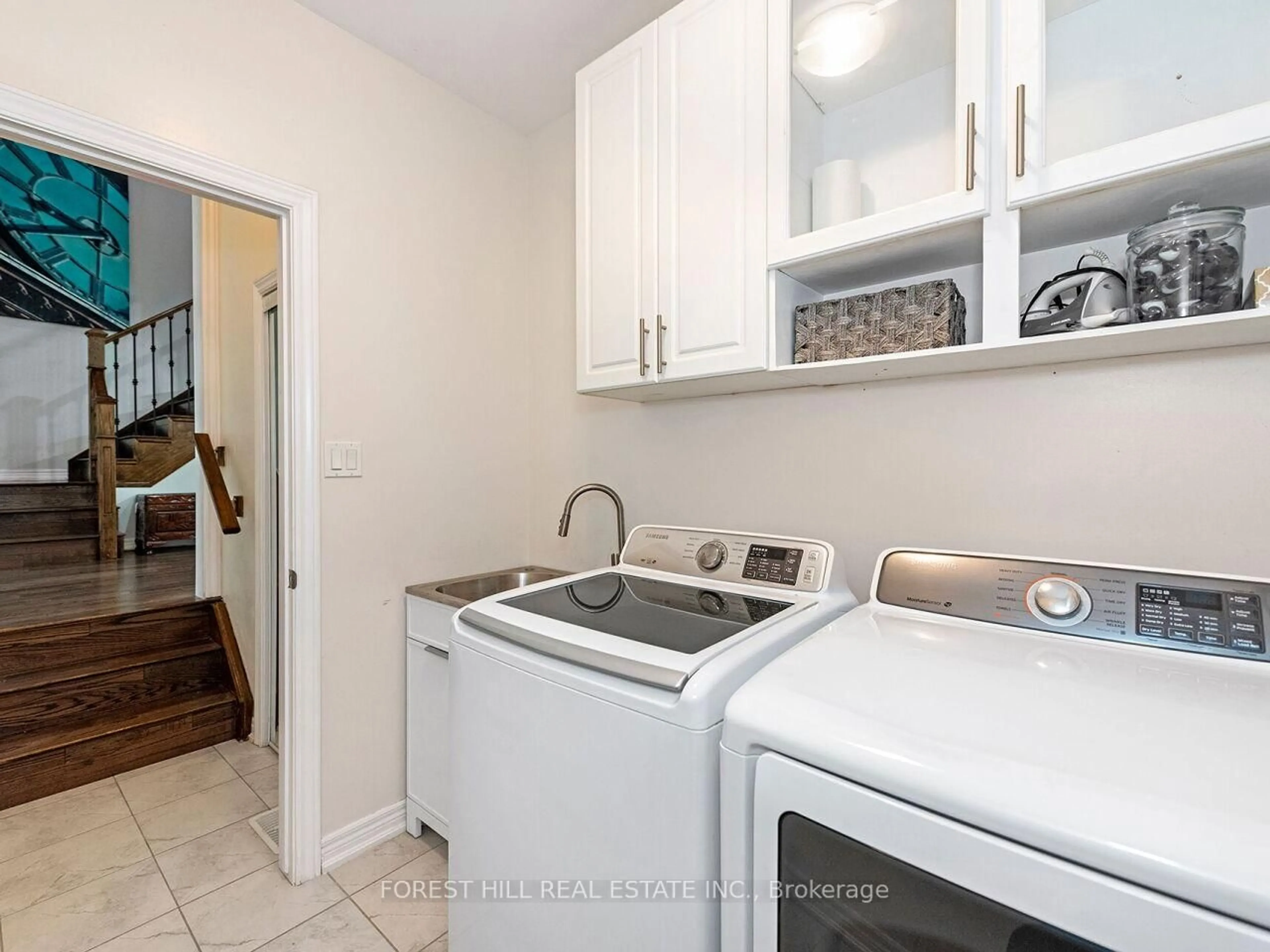 Laundry room for 488 Linden Dr, Cambridge Ontario N3H 5L5
