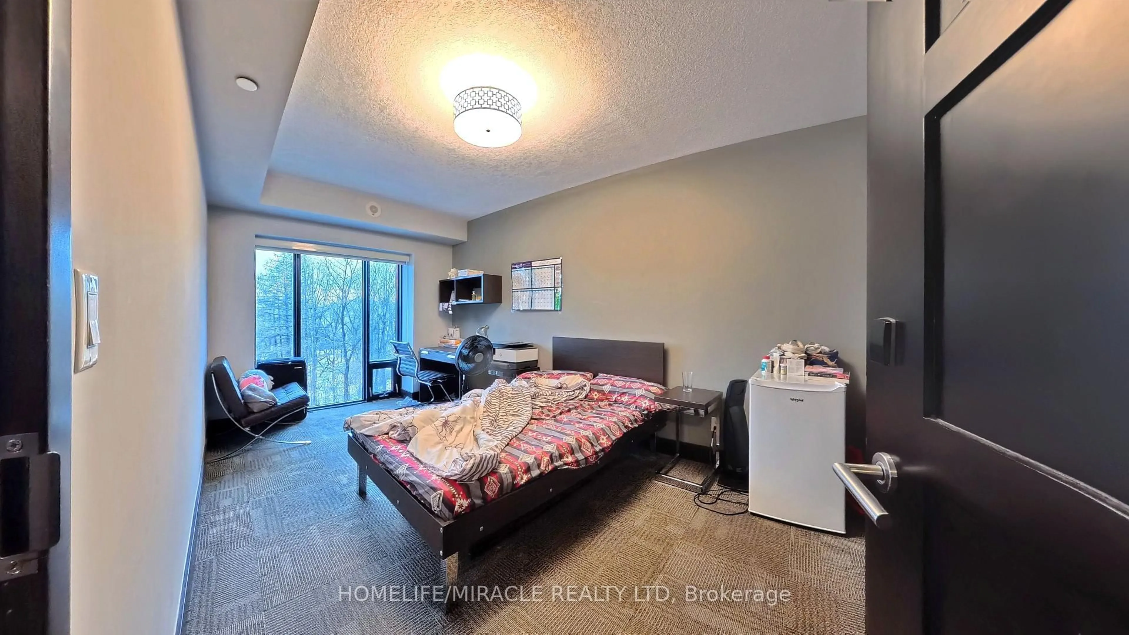 A pic of a room for 1235 Richmond St #10, London East Ontario N6A 0C1