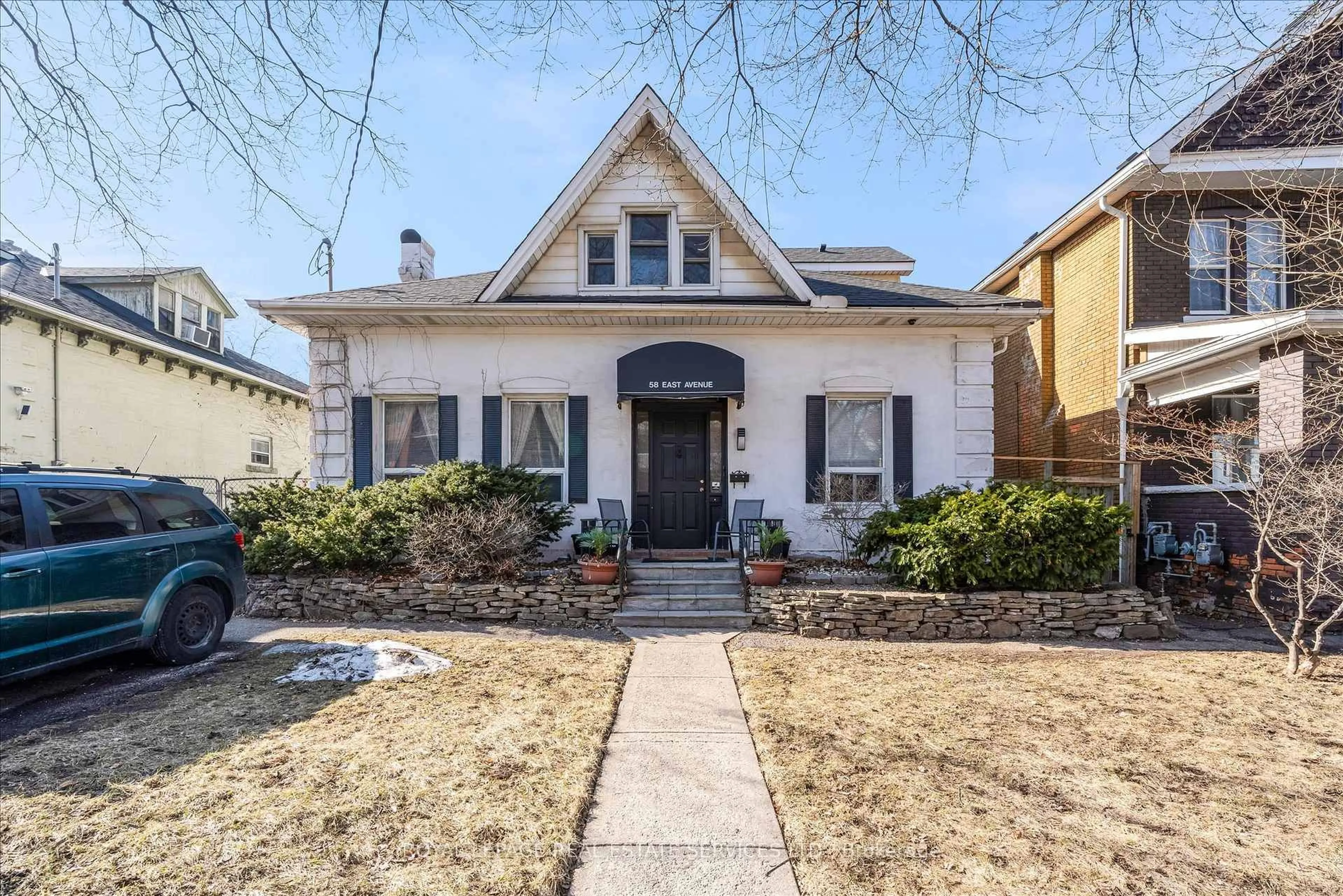 Home with brick exterior material, street for 58 East Ave, Hamilton Ontario L8N 2T4