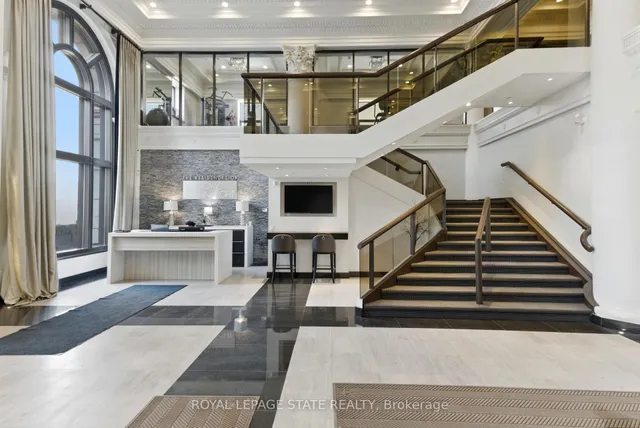 112 King St #PH4, Hamilton 3
