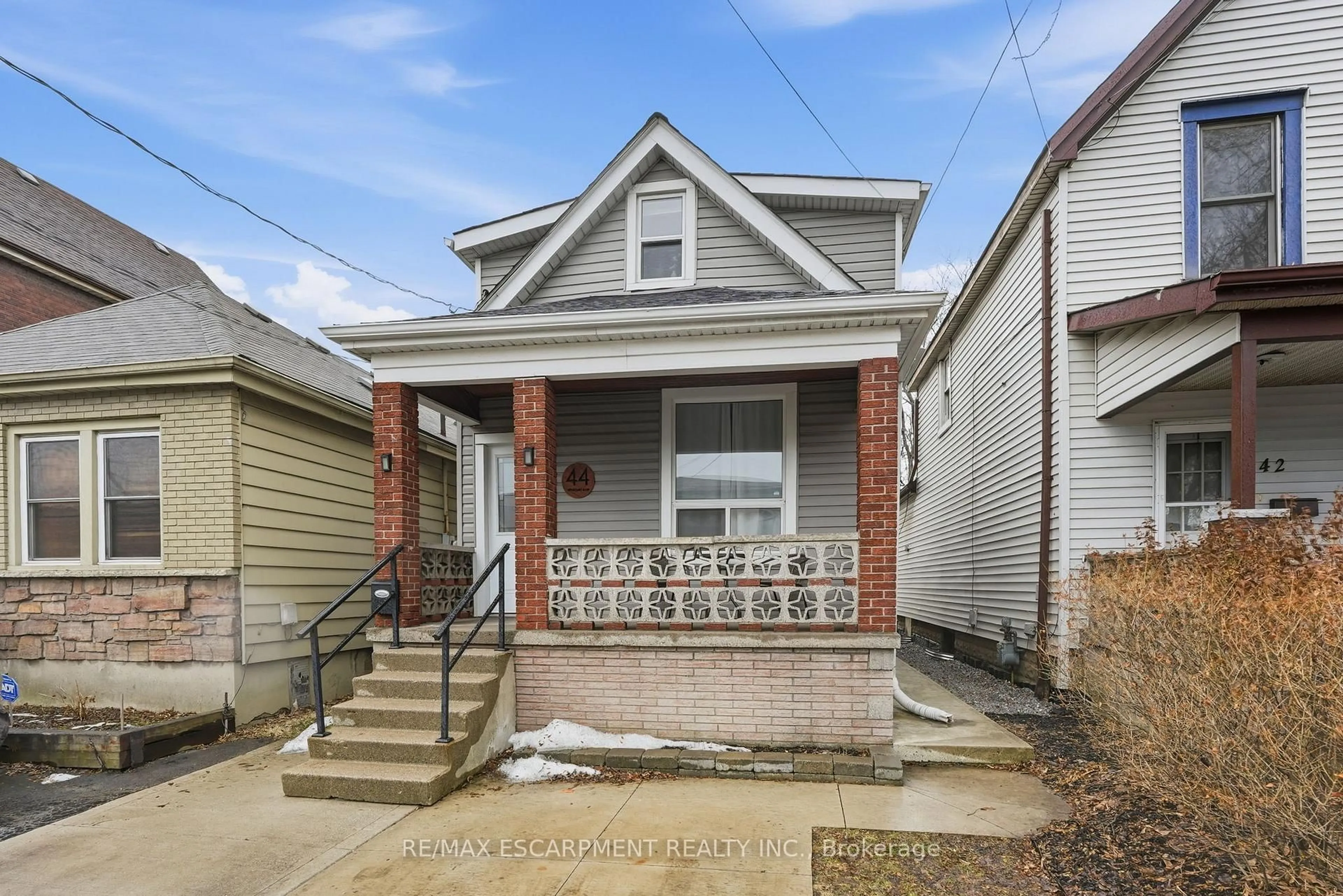 Home with brick exterior material, street for 44 Whitfield Ave, Hamilton Ontario L8L 4B6