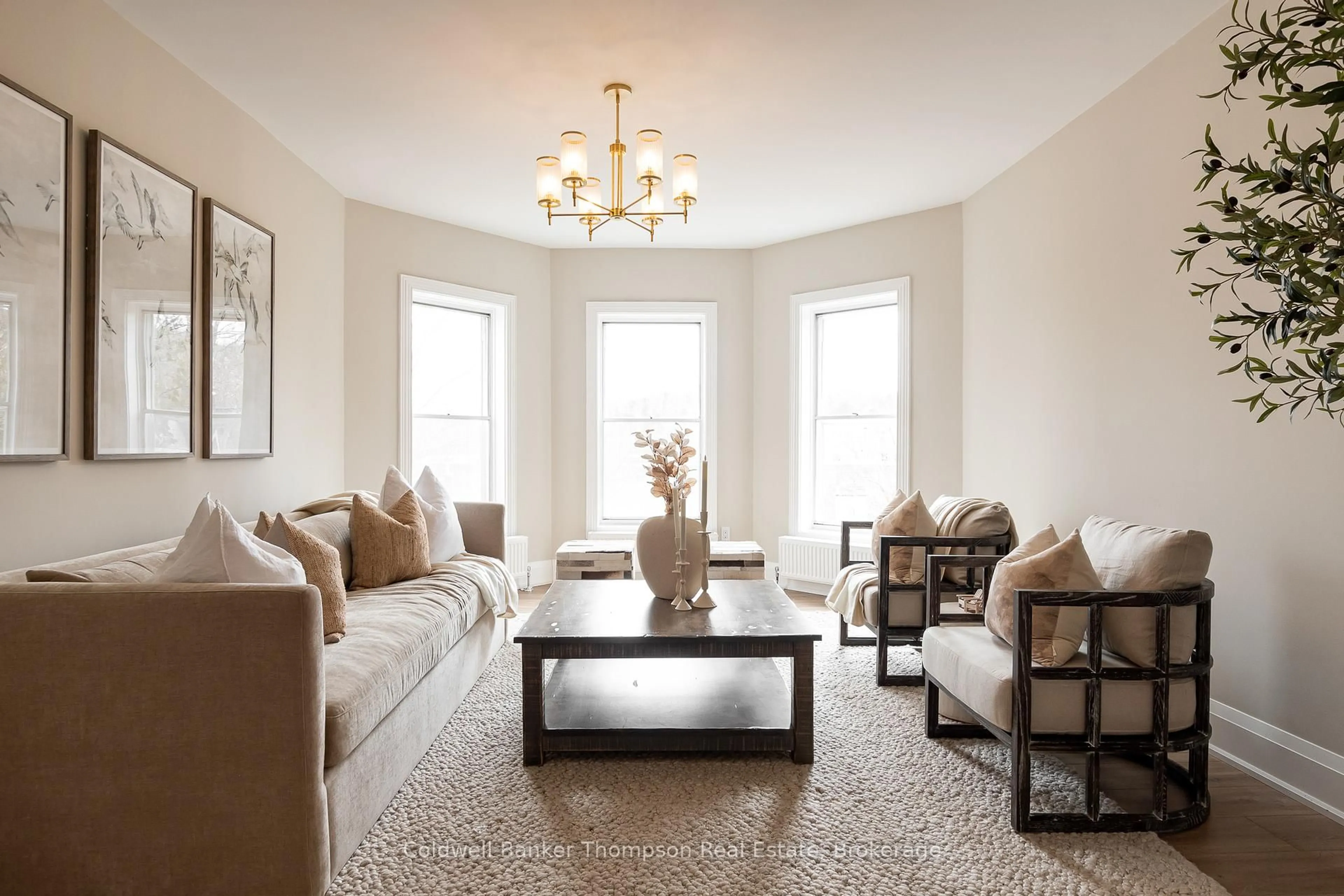 Living room with furniture, unknown for 17 West St, Huntsville Ontario P1H 1X6