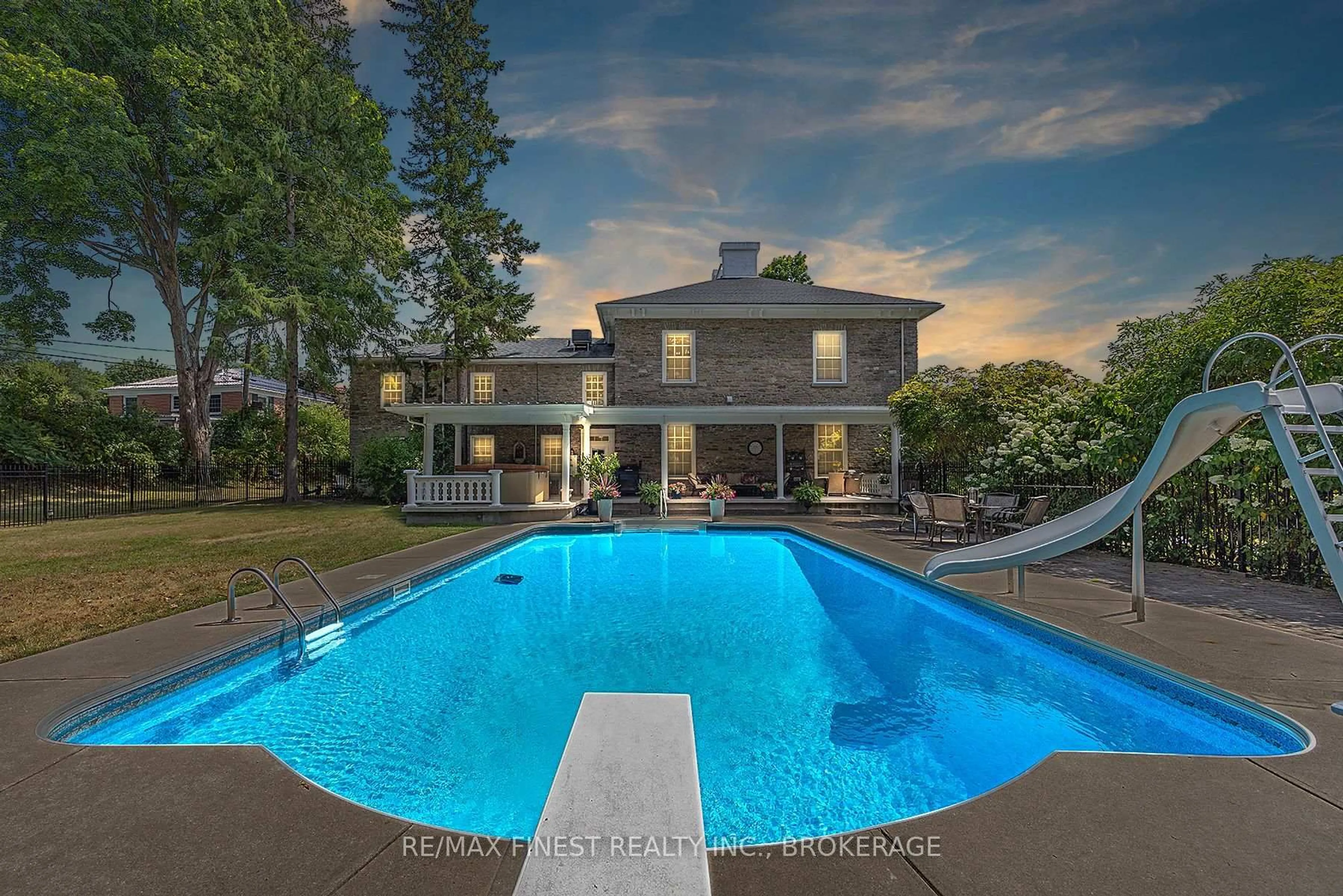 Pool for 55 Cochrane Dr, Brockville Ontario K6V 2Y9