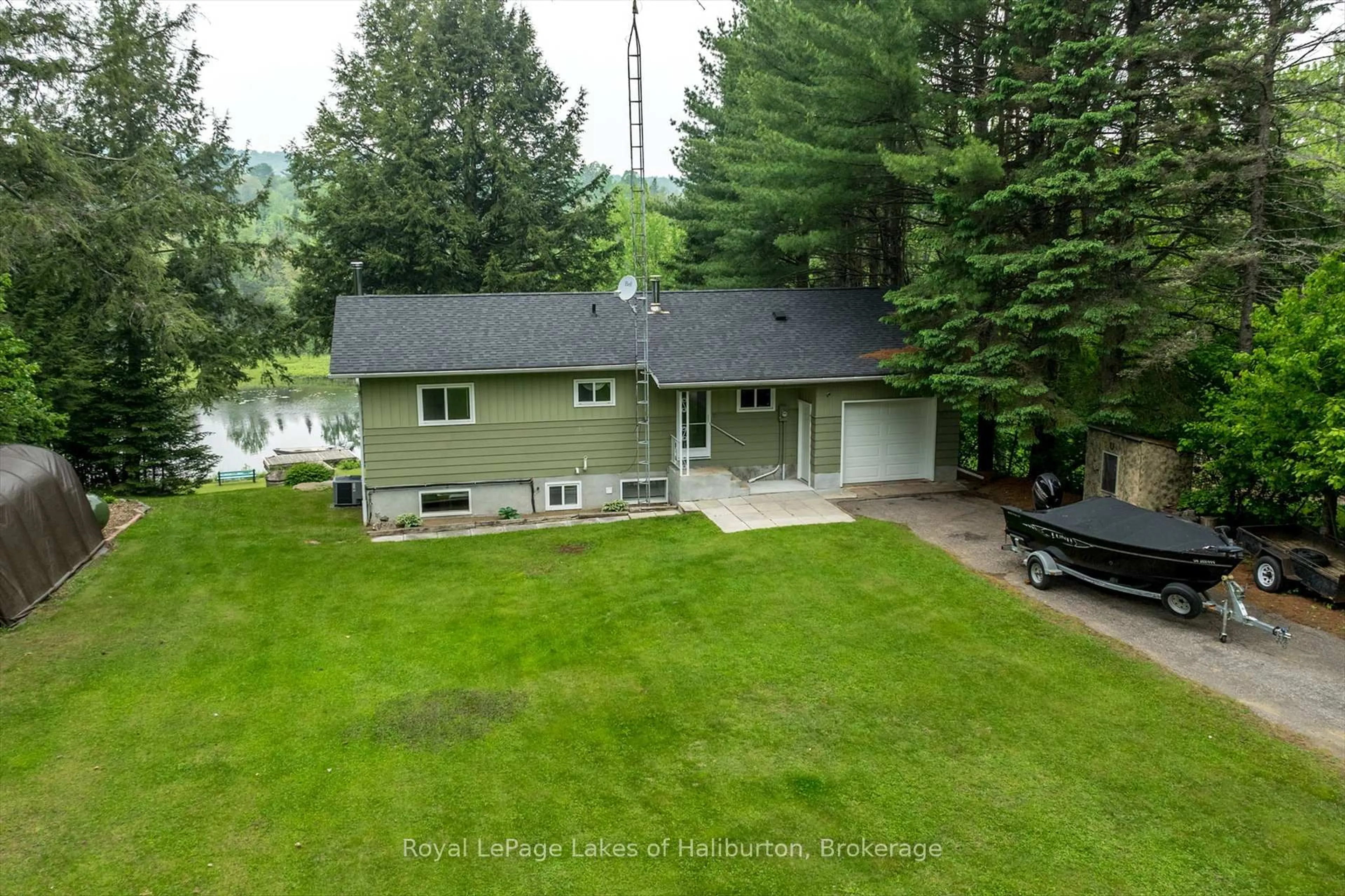 A pic from outside/outdoor area/front of a property/back of a property/a pic from drone, unknown for 1093 Lamar Dr, Algonquin Highlands Ontario K0M 1S0