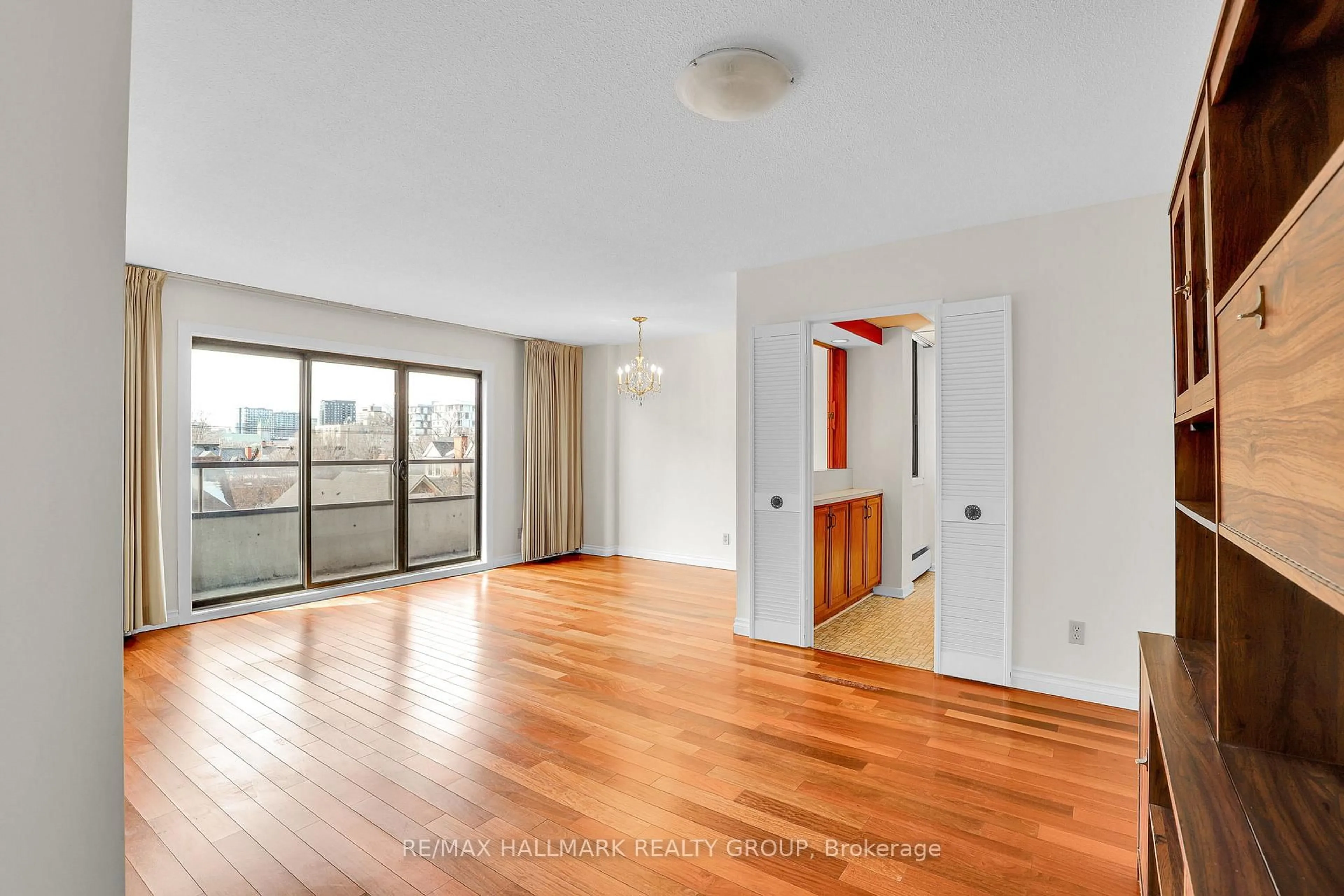 Unknown for 333 Chapel St #501, Ottawa Ontario K1N 8Y8