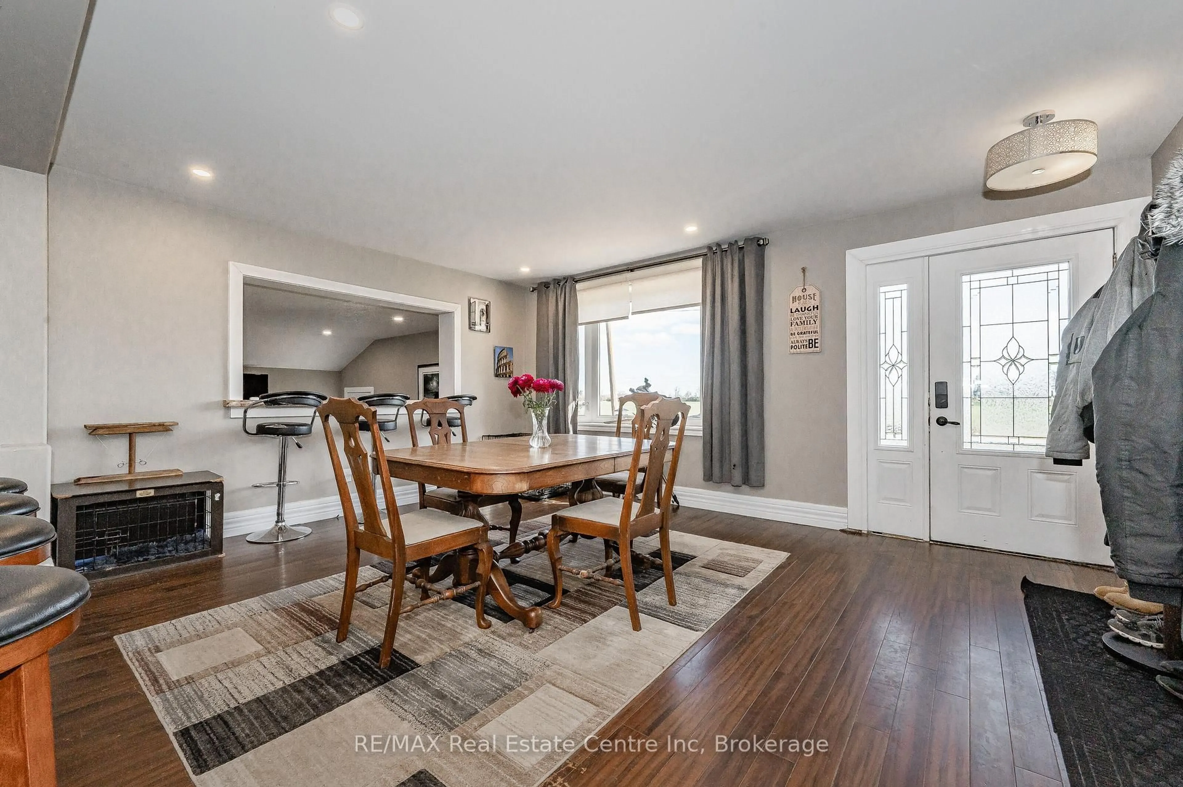 Dining room, wood/laminate floor for 4 First Line, Centre Wellington Ontario N0B 1S0