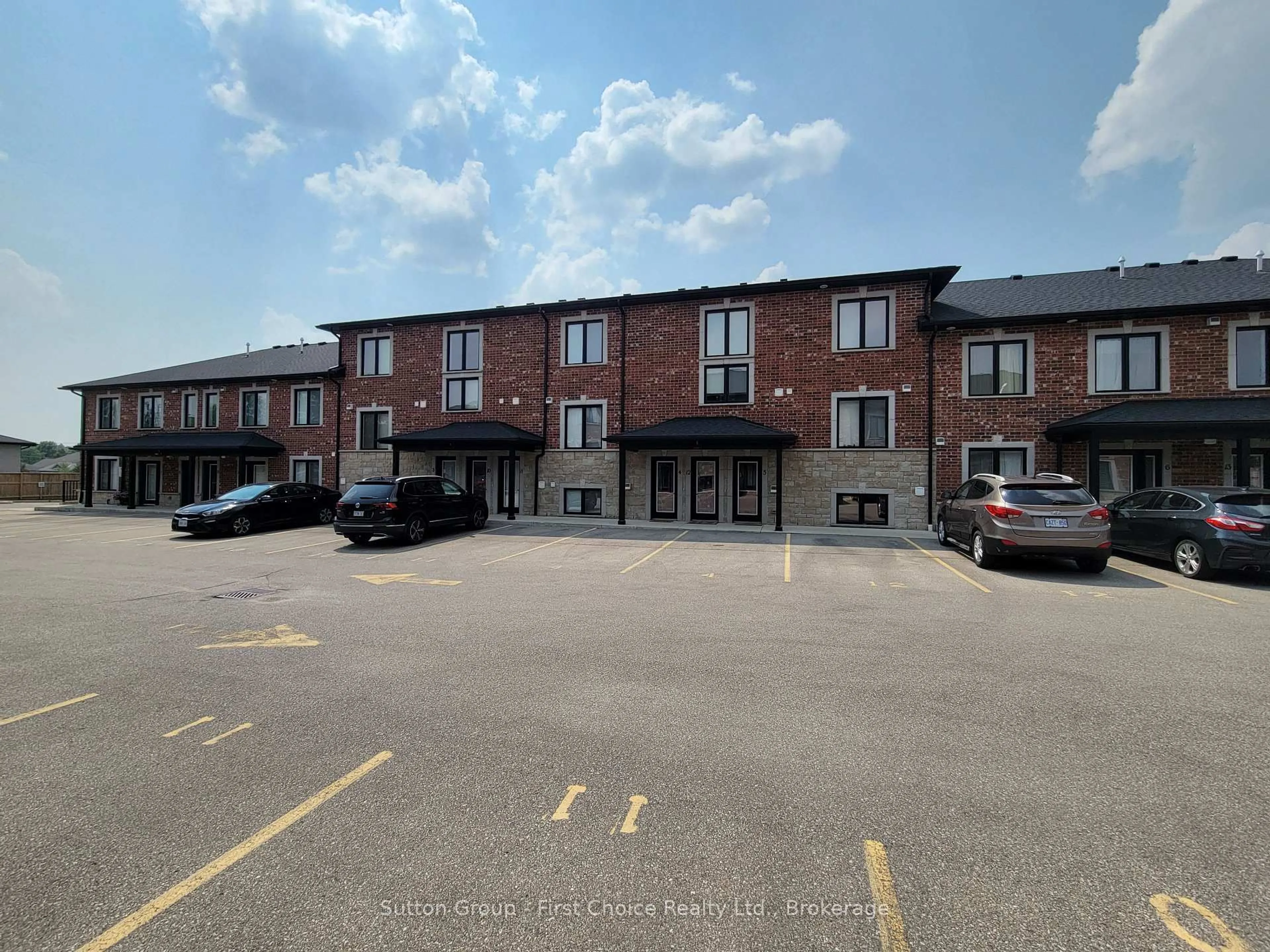 A pic from outside/outdoor area/front of a property/back of a property/a pic from drone, building for 3205 Vivian Line 37 #5, Stratford Ontario N5A 0H8