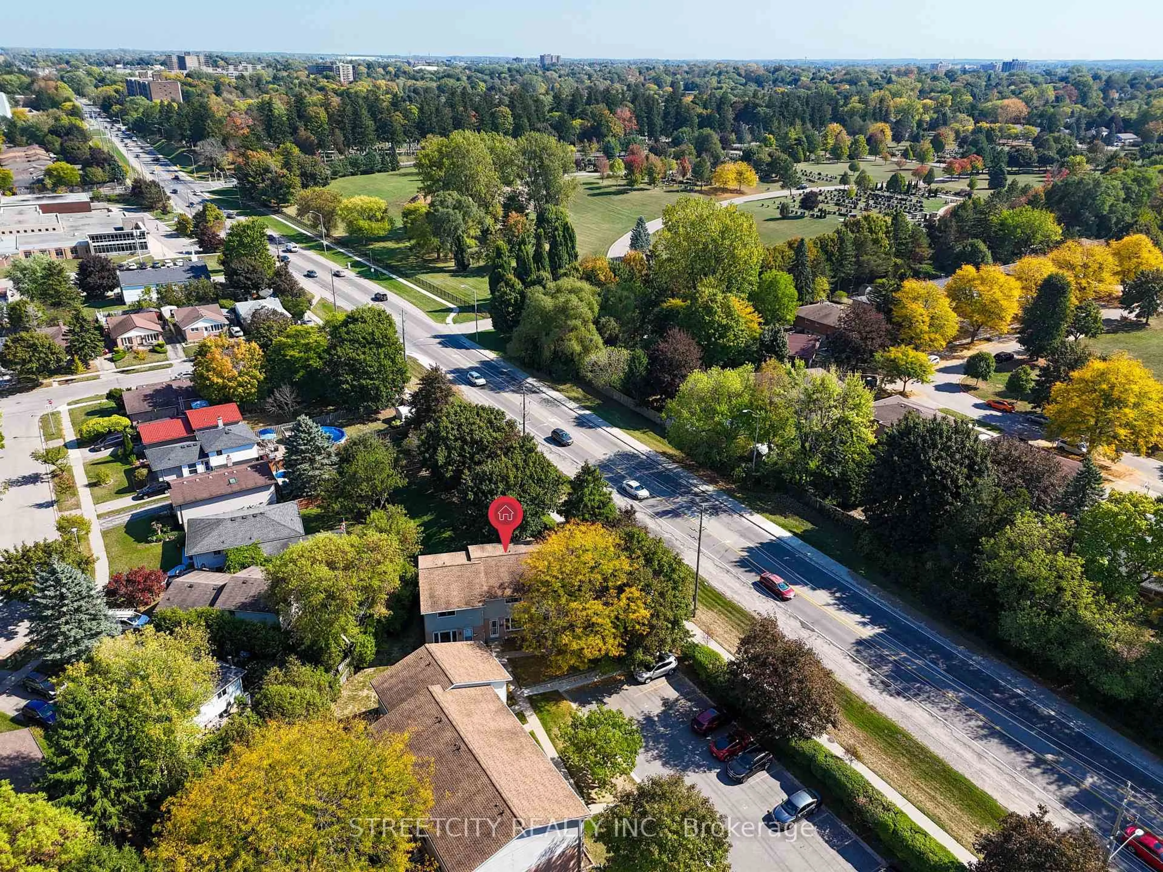 A pic from outside/outdoor area/front of a property/back of a property/a pic from drone, street for 45 Gatewood Pl #19, London East Ontario N5Y 5A4