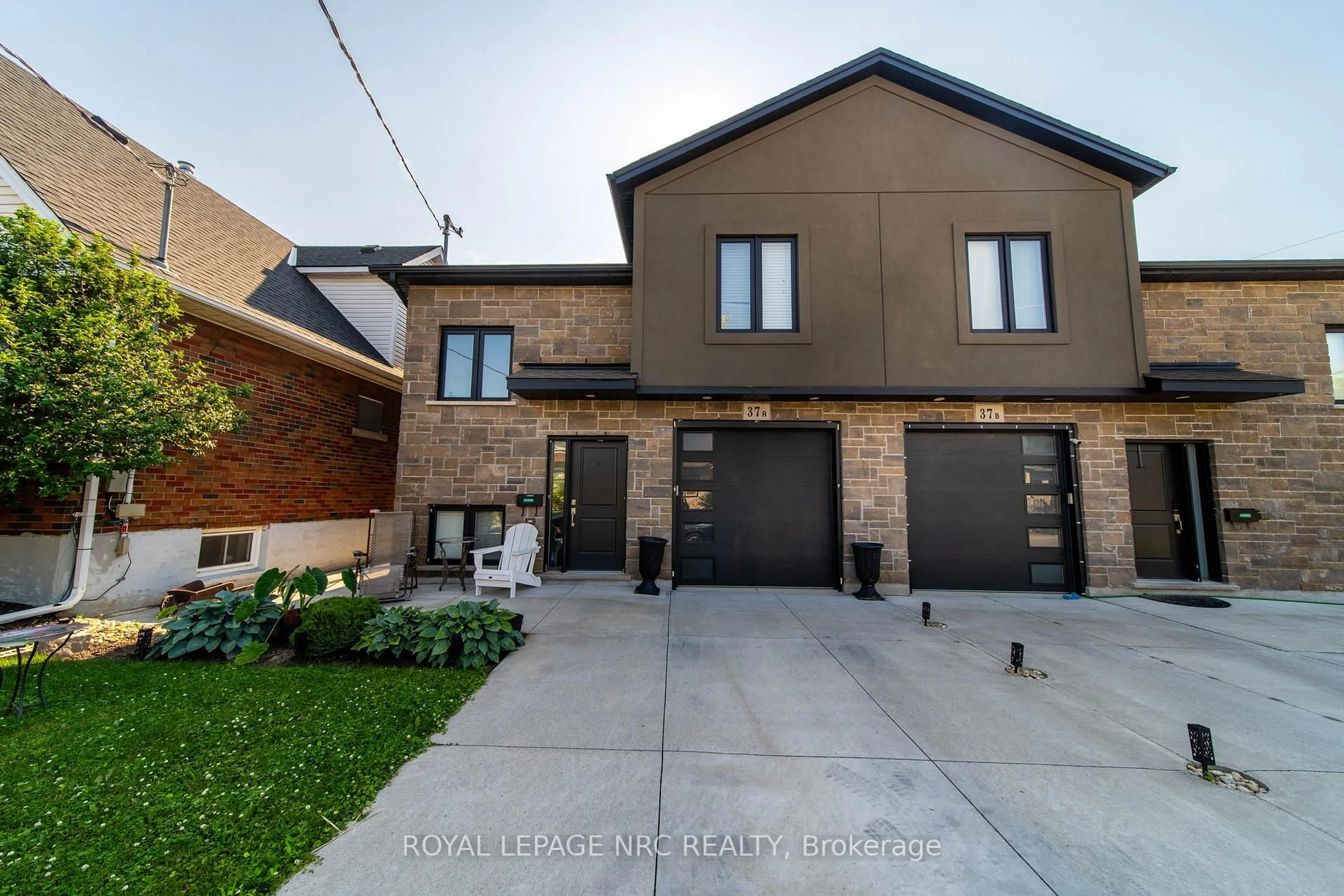Home with brick exterior material, street for 37A Ormonde Ave, St. Catharines Ontario L2M 5P1
