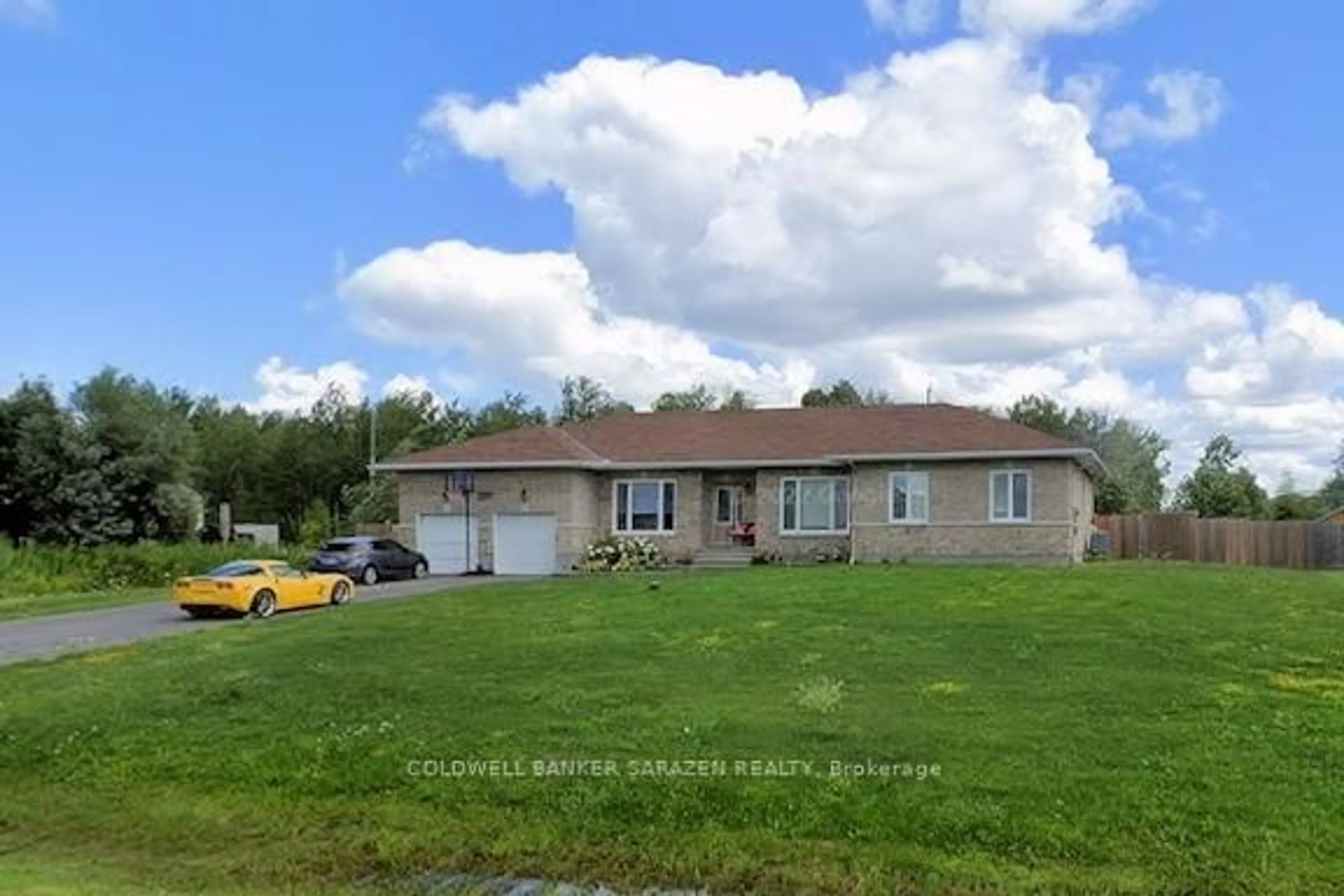 A pic from outside/outdoor area/front of a property/back of a property/a pic from drone, unknown for 599 Ballycastle Cres, Ottawa Ontario K1X 0A2