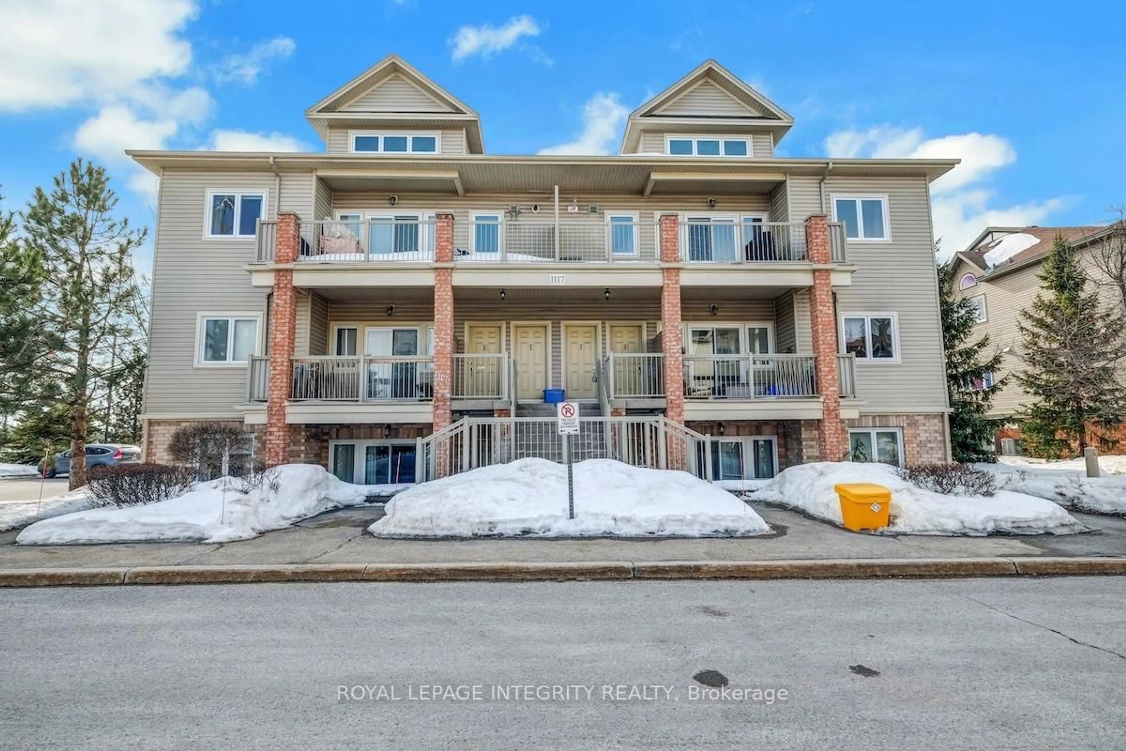 A pic from outside/outdoor area/front of a property/back of a property/a pic from drone, unknown for 1117 Stittsville Main St, Ottawa Ontario K2S 0C9