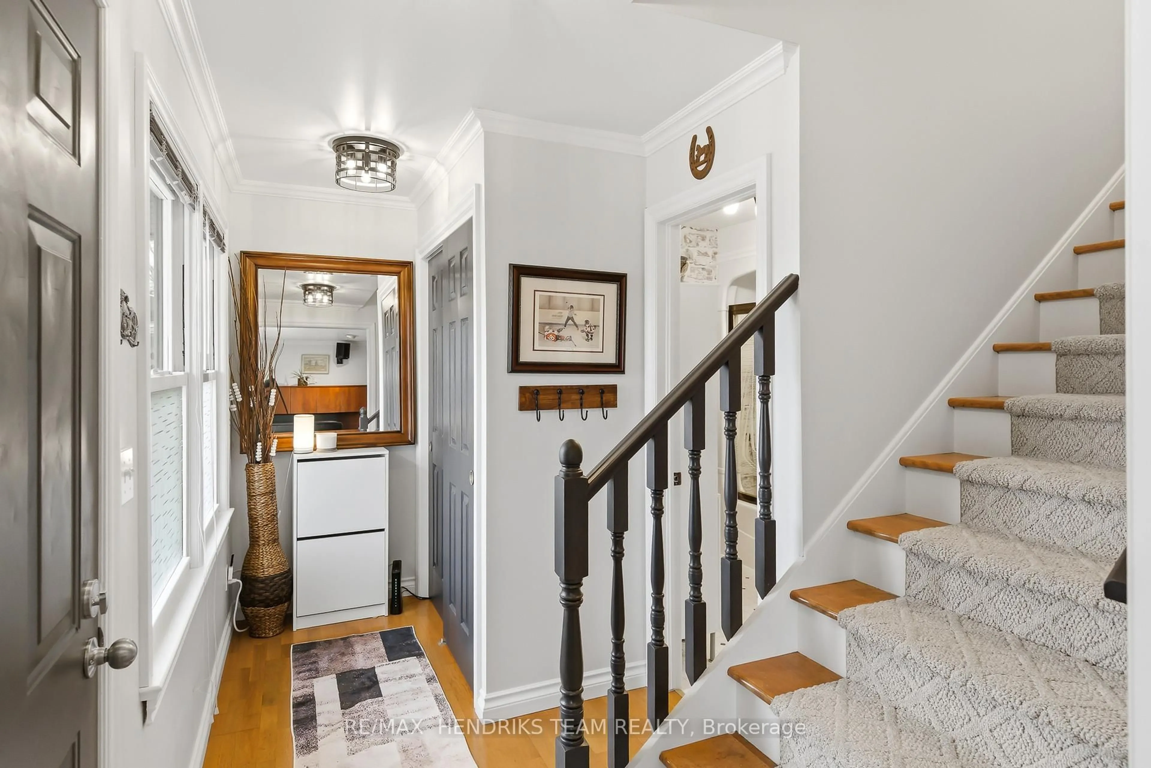 Unknown for 10 Alice St, St. Catharines Ontario L2R 1L7