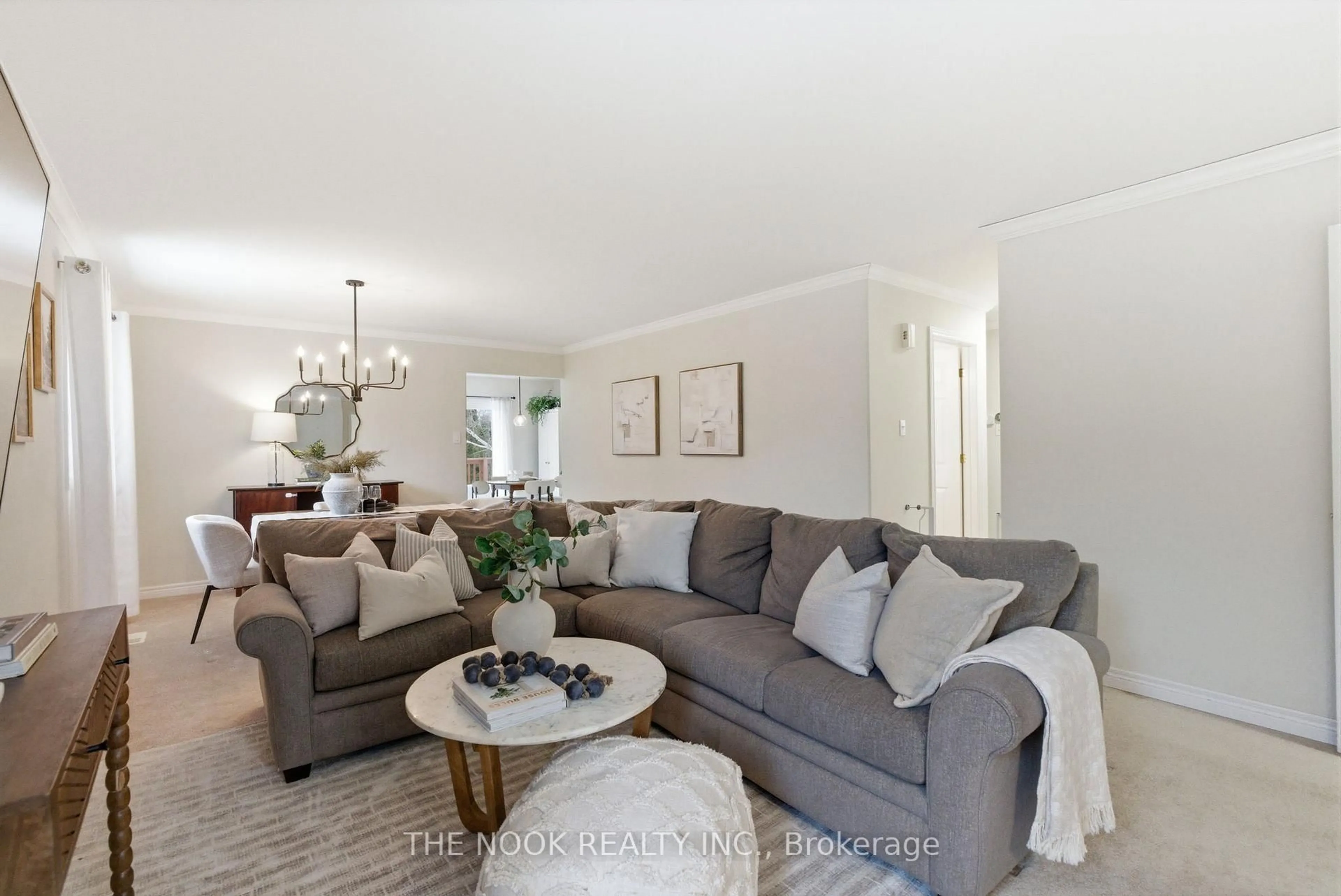 Living room with furniture, unknown for 317 Woodward Ave, Selwyn Ontario K9L 1K2