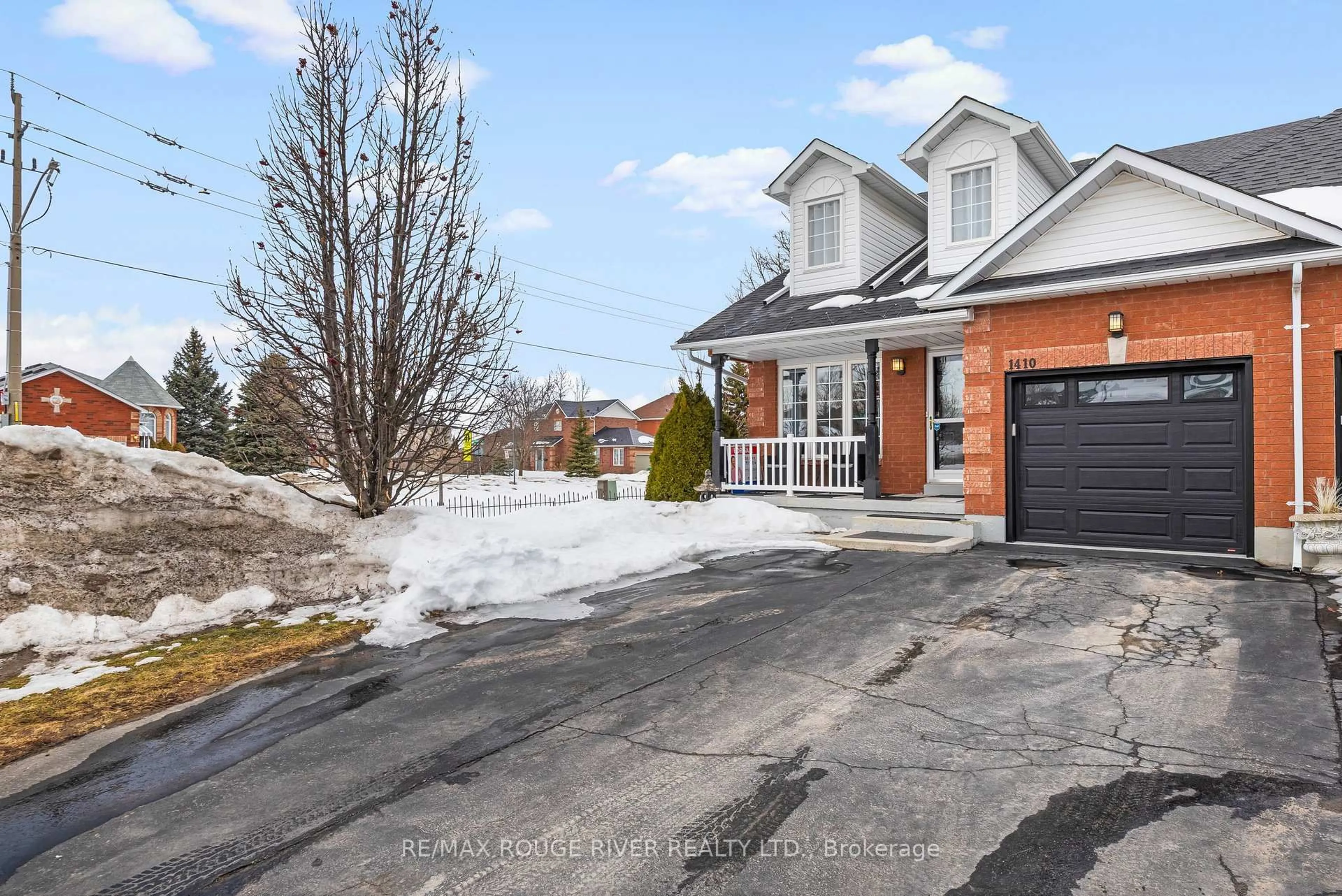 A pic from outside/outdoor area/front of a property/back of a property/a pic from drone, street for 1410 Lillico Cres, Peterborough Ontario K9K 2L1