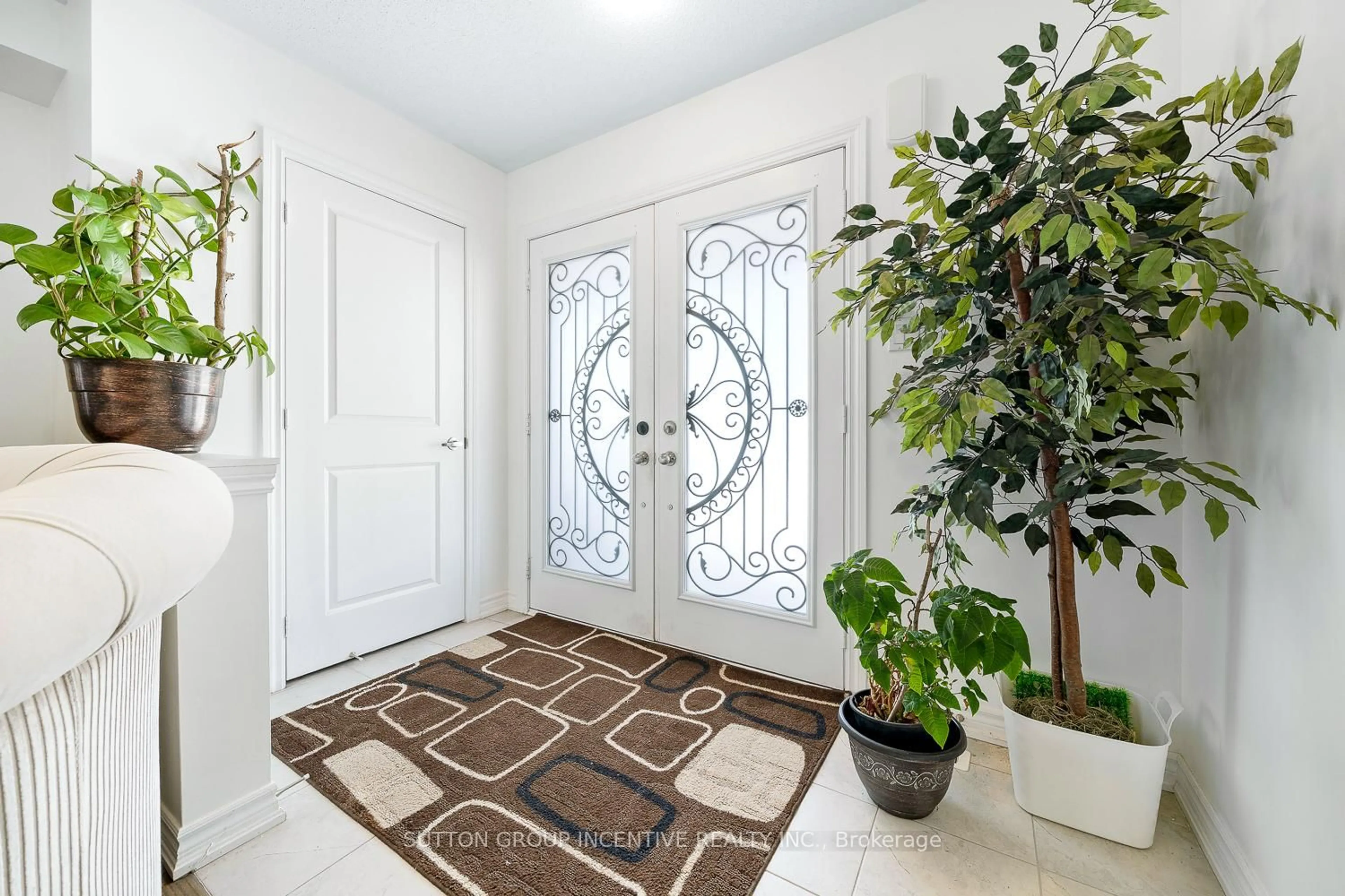 Indoor entryway for 319 Moody St, Southgate Ontario N0C 1B0