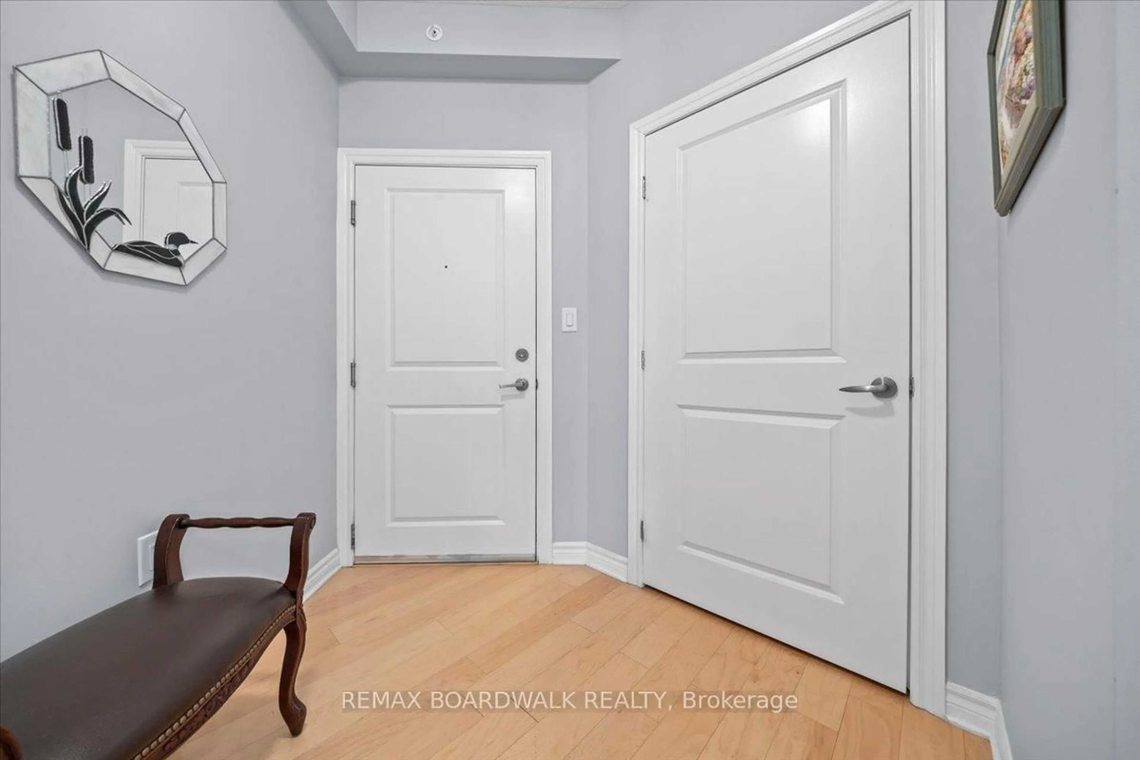 Indoor entryway for 141 Potts Private #414, Ottawa Ontario K4A 0X9