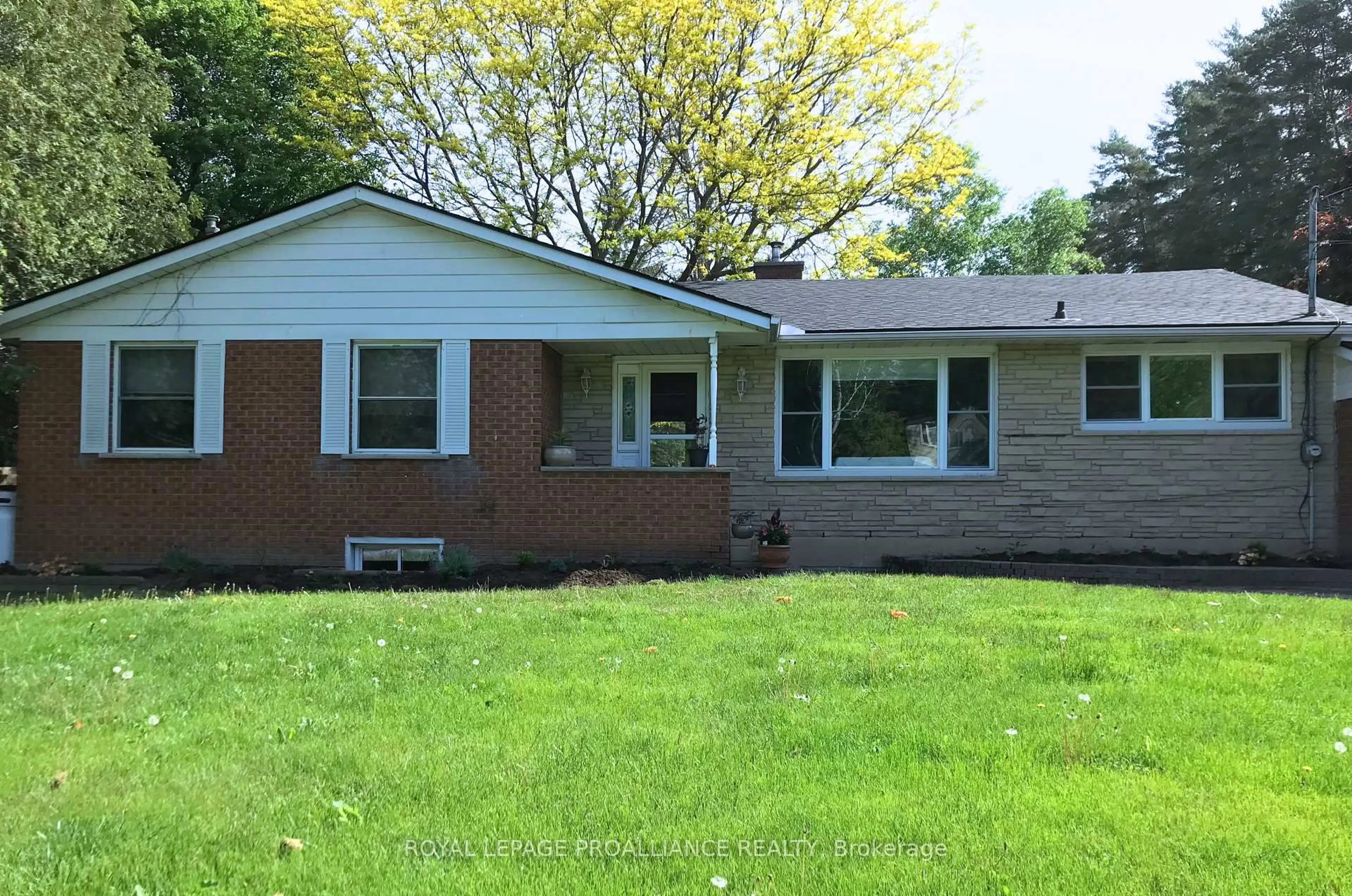 Home with brick exterior material, street for 107 Fenwood Cres, Ameliasburgh Ontario K8N 4Z7