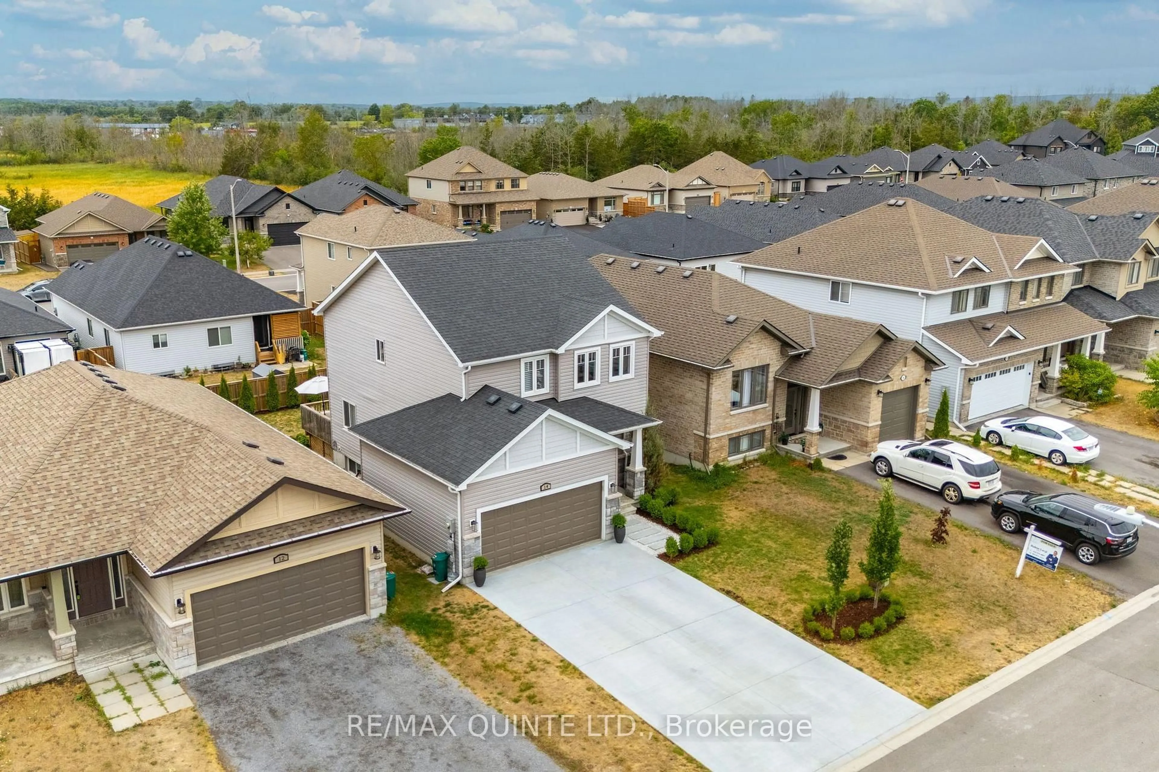 A pic from outside/outdoor area/front of a property/back of a property/a pic from drone, street for 14 Cypress Dr, Belleville Ontario K8N 0J6