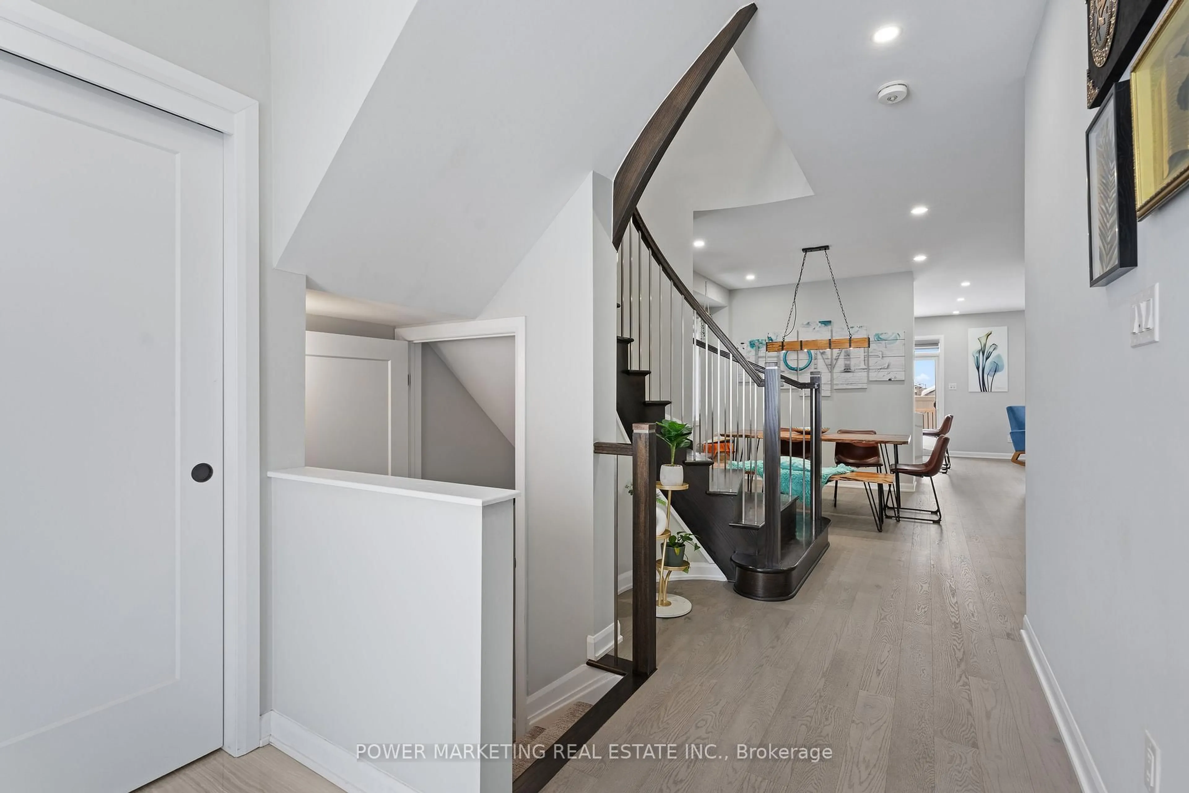 Indoor foyer for 143 Robin Easey Ave, Ottawa Ontario K2J 6V4