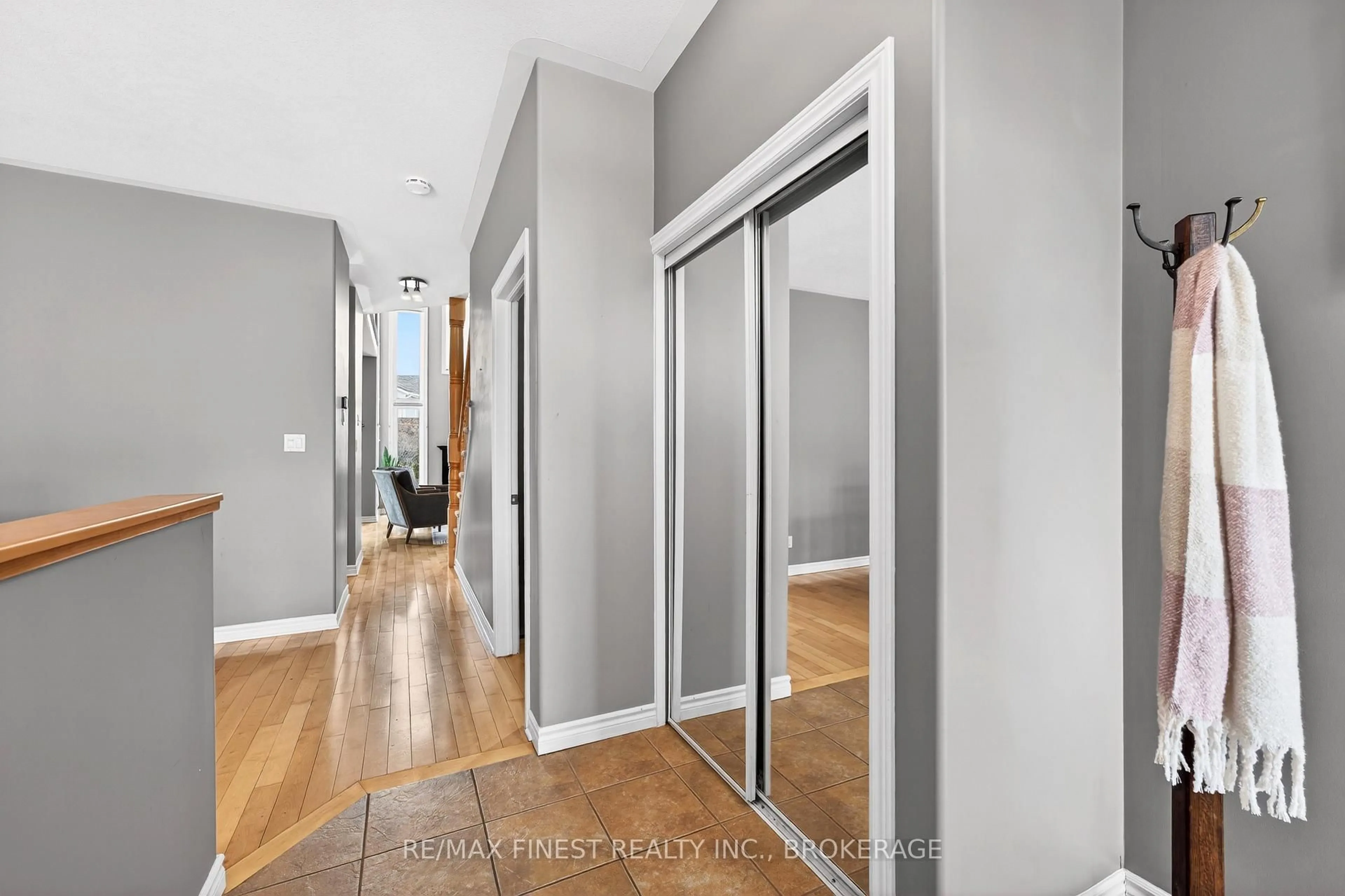 Indoor entryway for 396 Quarry Pond Crt, Kingston Ontario K7K 7L3