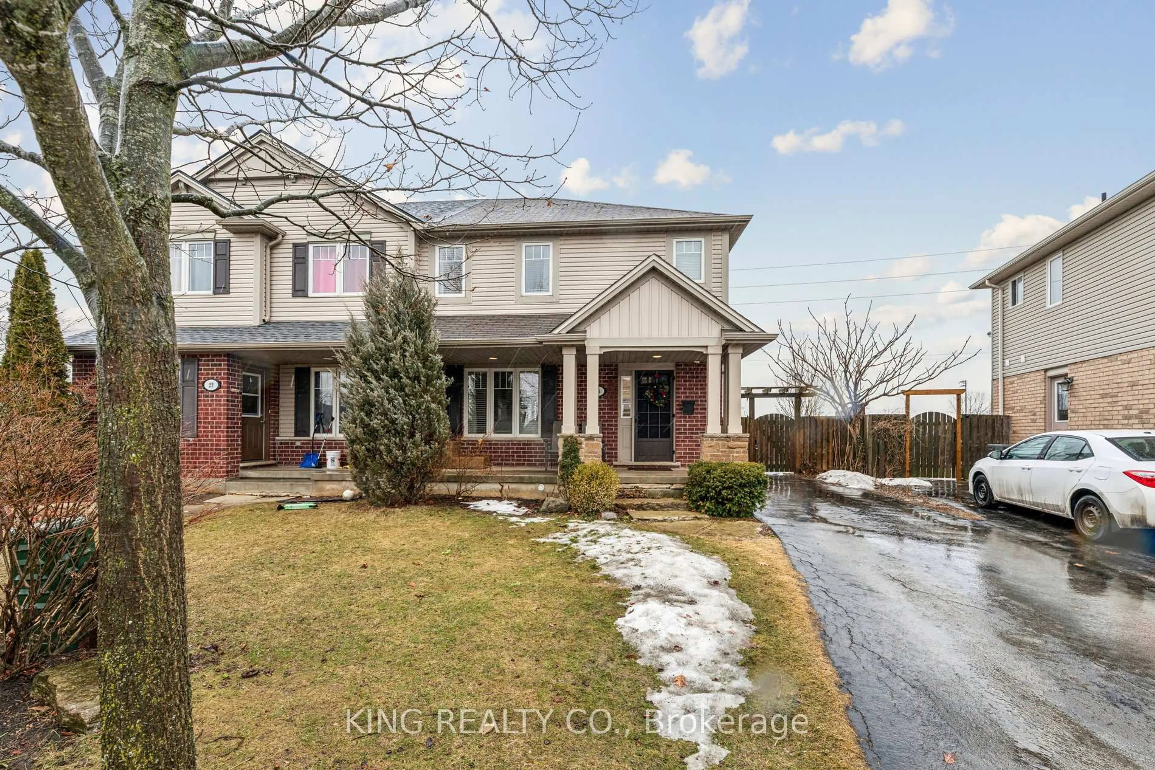 Home with brick exterior material, street for 24 COLEMAN Crt, St. Thomas Ontario N5R 0A5